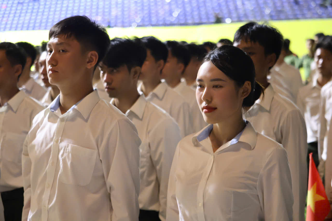 Những "bóng hồng" hợp luyện diễu binh tại Quảng trường Ba Đình - Ảnh 8.
