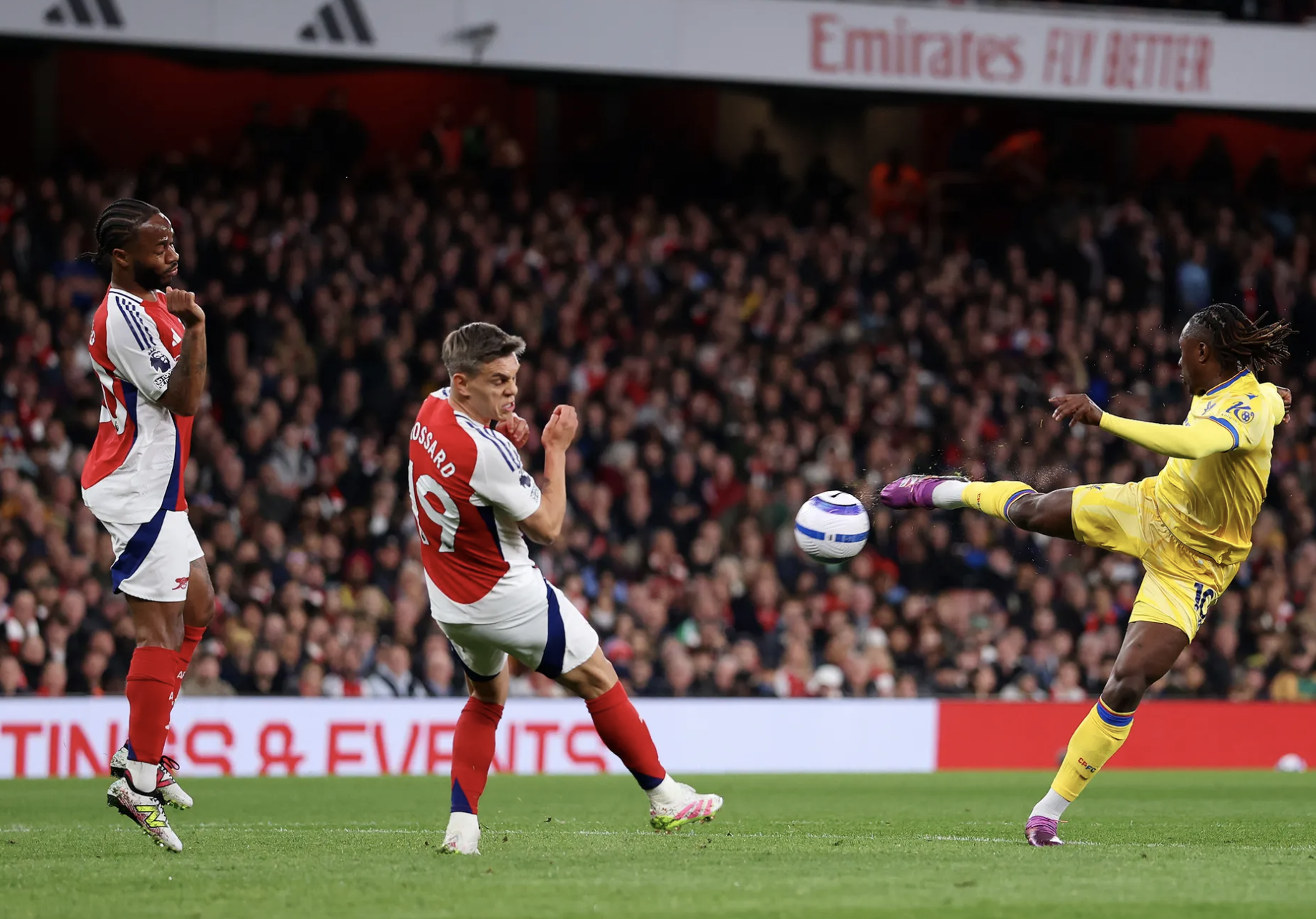 Hỏi mua th&agrave;nh c&ocirc;ng Eberechi Eze, ng&acirc;n s&aacute;ch chuyển nhượng Arsenal chạm đỉnh - Ảnh 1.