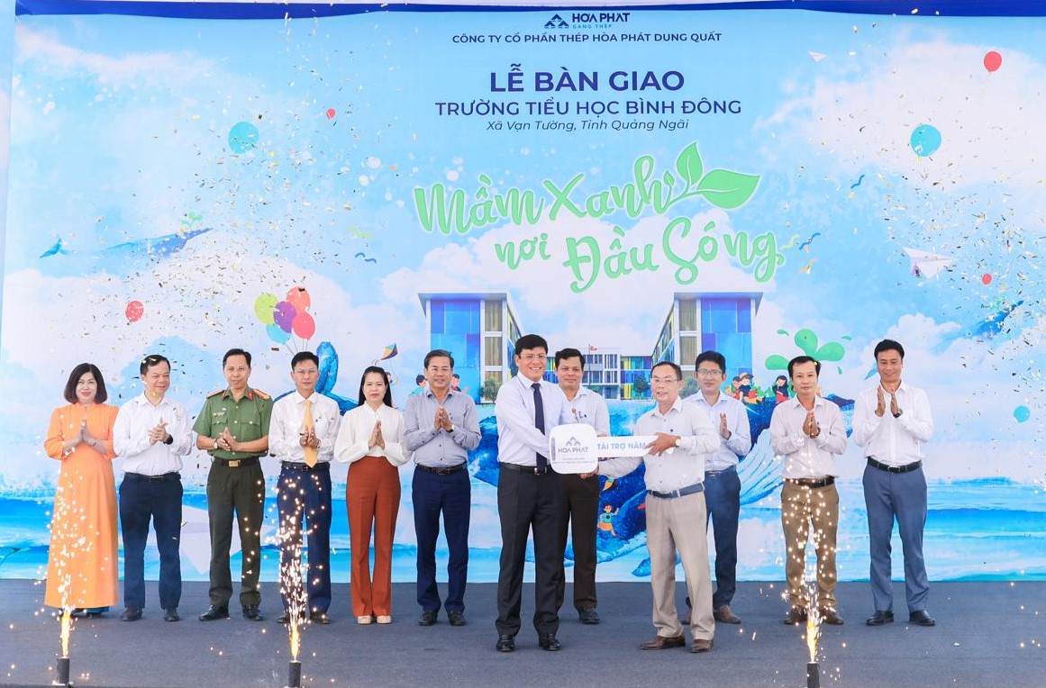 H&ograve;a Ph&aacute;t b&agrave;n giao trường học trị gi&aacute; 42 tỉ đồng cho tỉnh Quảng Ng&atilde;i- Ảnh 2.