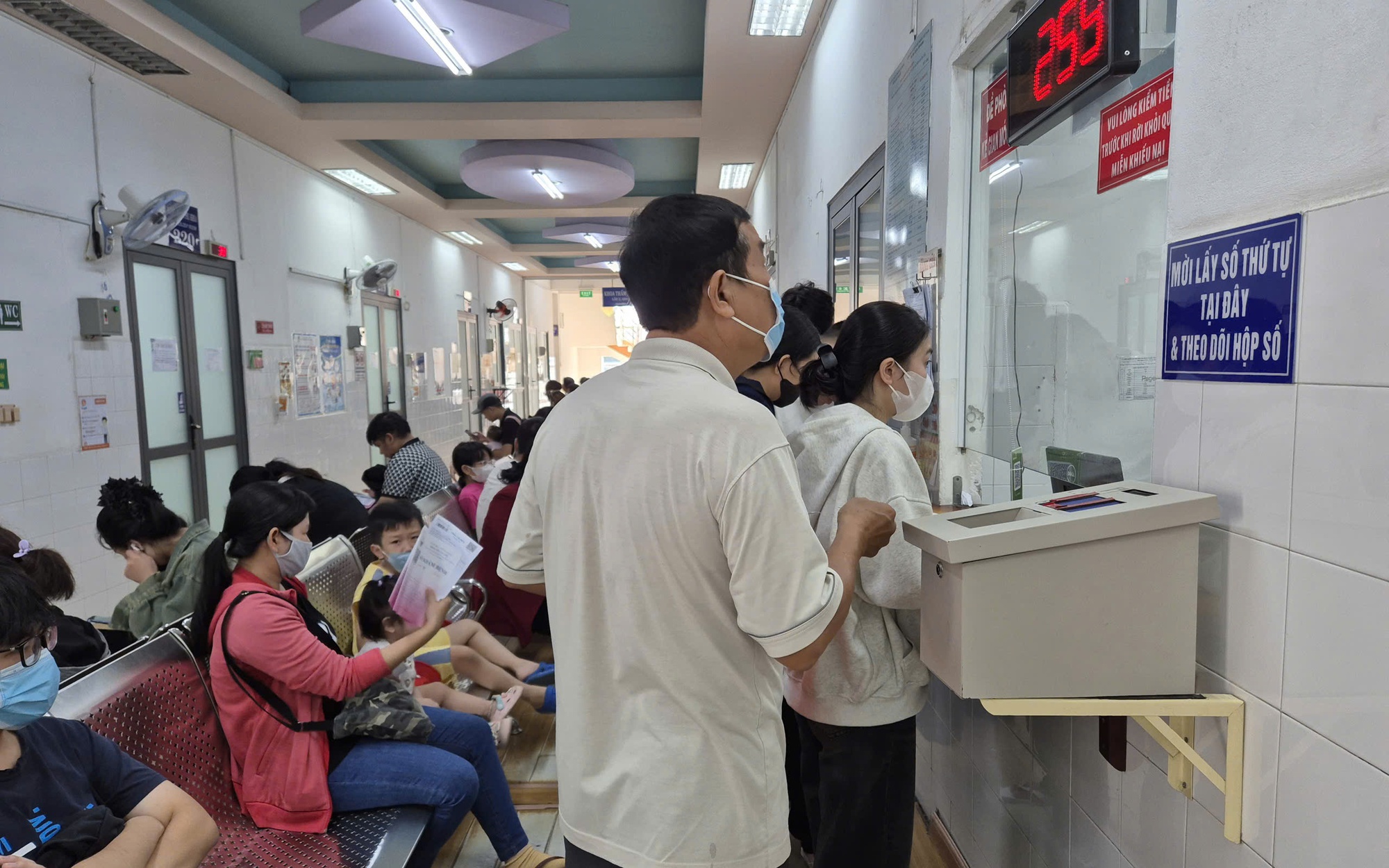 Thẻ BHYT bản điện tử bị lỗi, người tham gia BHYT khám chữa bệnh thế nào?