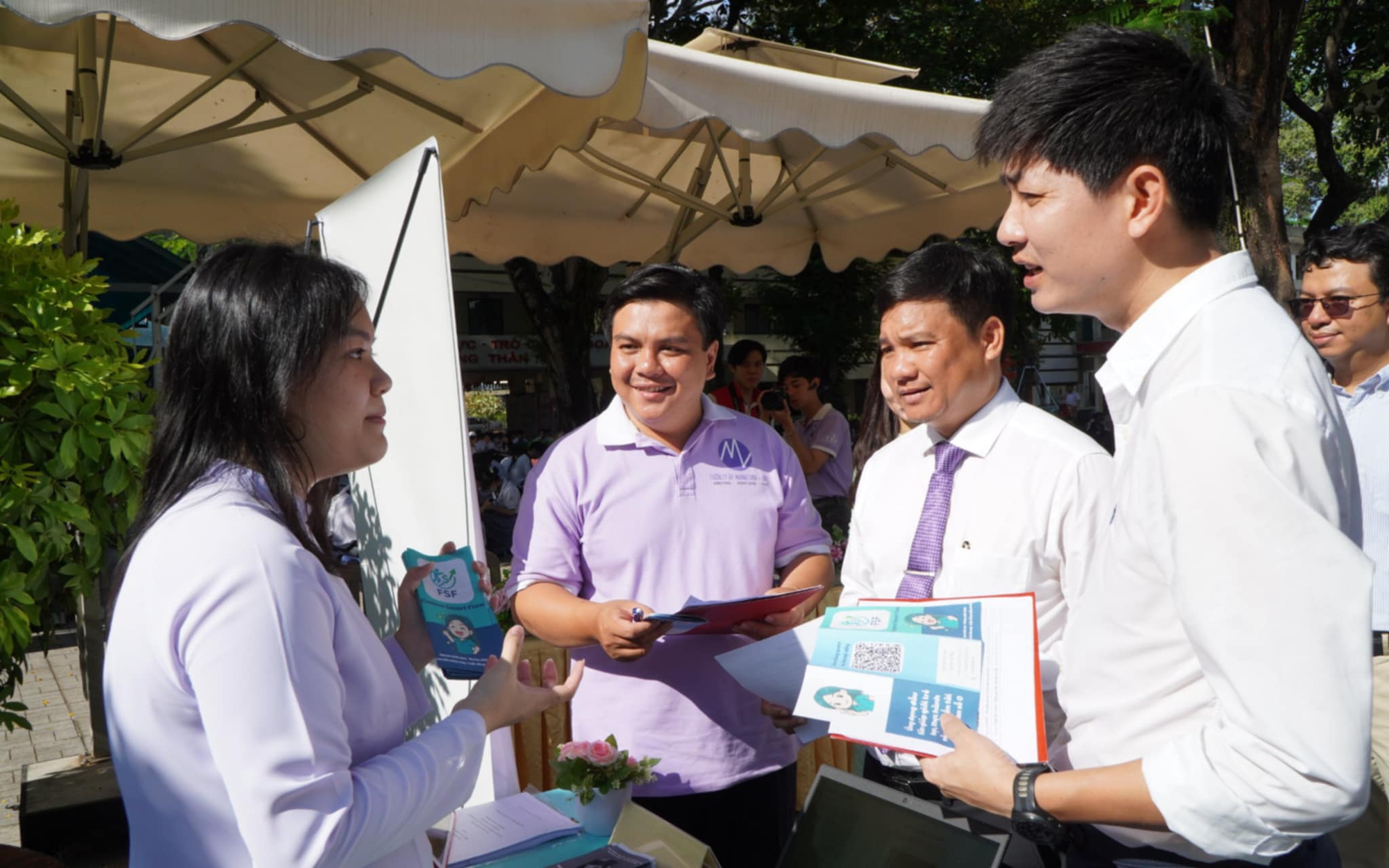 TP HCM: Chương trình nhà trường phải lấy ý kiến phụ huynh