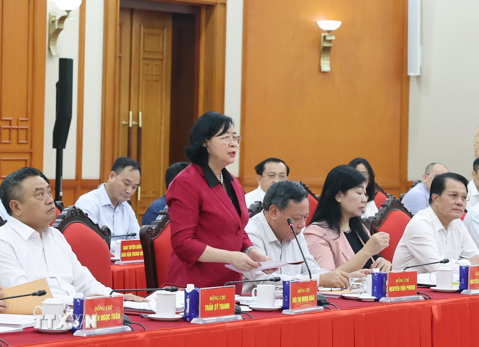 Bộ Ch&iacute;nh trị cho &yacute; kiến về c&ocirc;ng t&aacute;c chuẩn bị Đại hội Đảng bộ TP H&agrave; Nội v&agrave; Đảng bộ TP HCM - Ảnh 2.