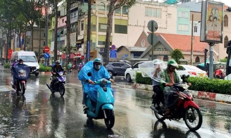 Thời tiết TP HCM h&ocirc;m nay, 21-8: Tiếp diễn mưa về chiều tối v&agrave; đ&ecirc;m- Ảnh 1.