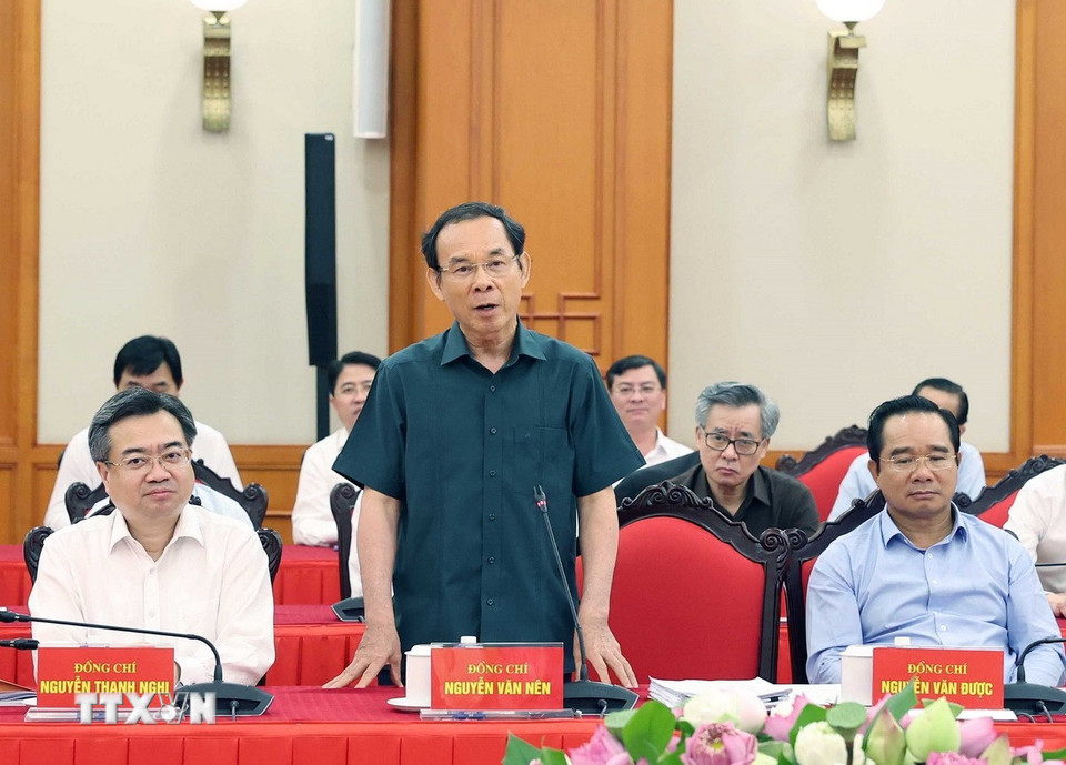 Bộ Ch&iacute;nh trị cho &yacute; kiến về c&ocirc;ng t&aacute;c chuẩn bị Đại hội Đảng bộ TP H&agrave; Nội v&agrave; Đảng bộ TP HCM - Ảnh 3.
