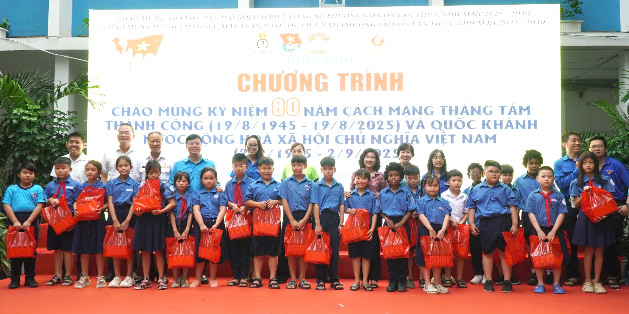 Một buổi sáng ý nghĩa ở phường Sài Gòn, TP HCM- Ảnh 9.