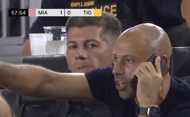 Inter Miami v&agrave;o b&aacute;n kết Leagues Cup, "b&atilde;o" tranh c&atilde;i khi HLV chỉ đạo từ kh&aacute;n đ&agrave;i- Ảnh 1.