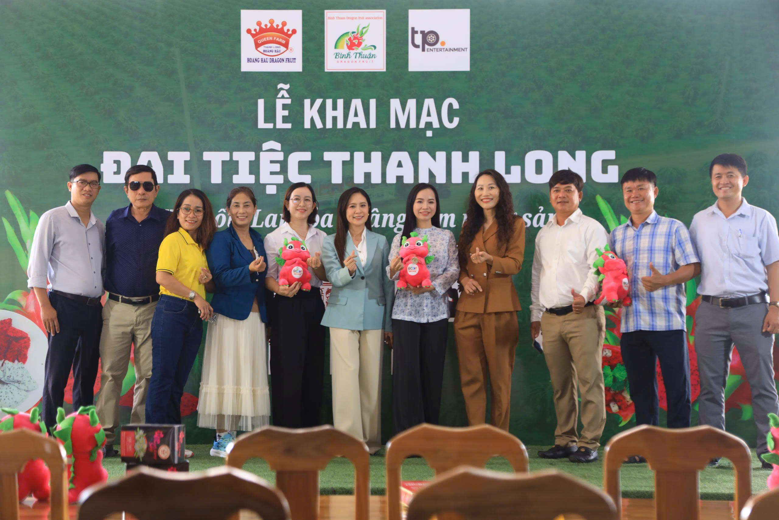 Thanh Th&uacute;y v&agrave; sinh nhật độc lạ với&hellip; thanh long- Ảnh 6.