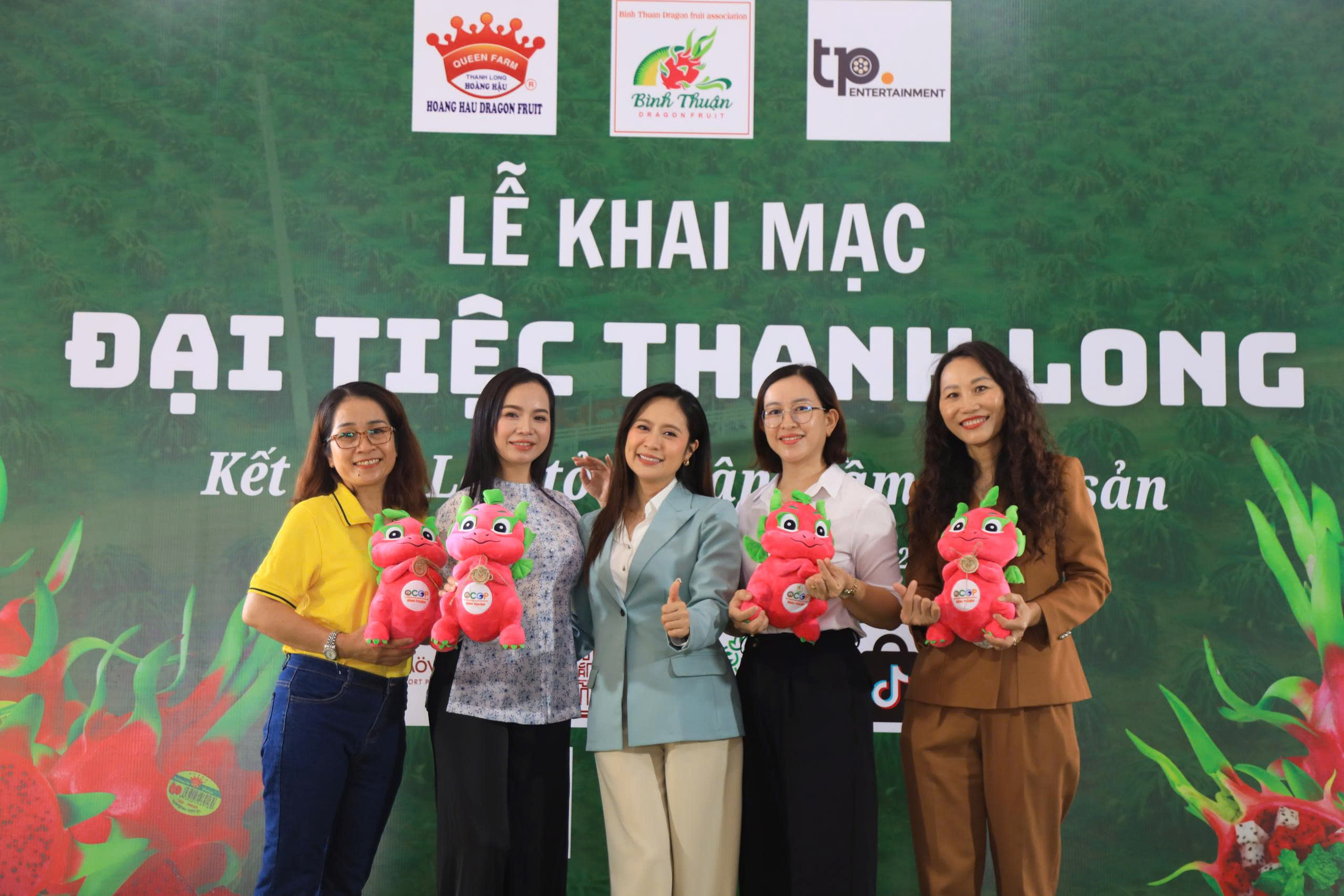 Thanh Th&uacute;y v&agrave; sinh nhật độc lạ với&hellip; thanh long- Ảnh 5.