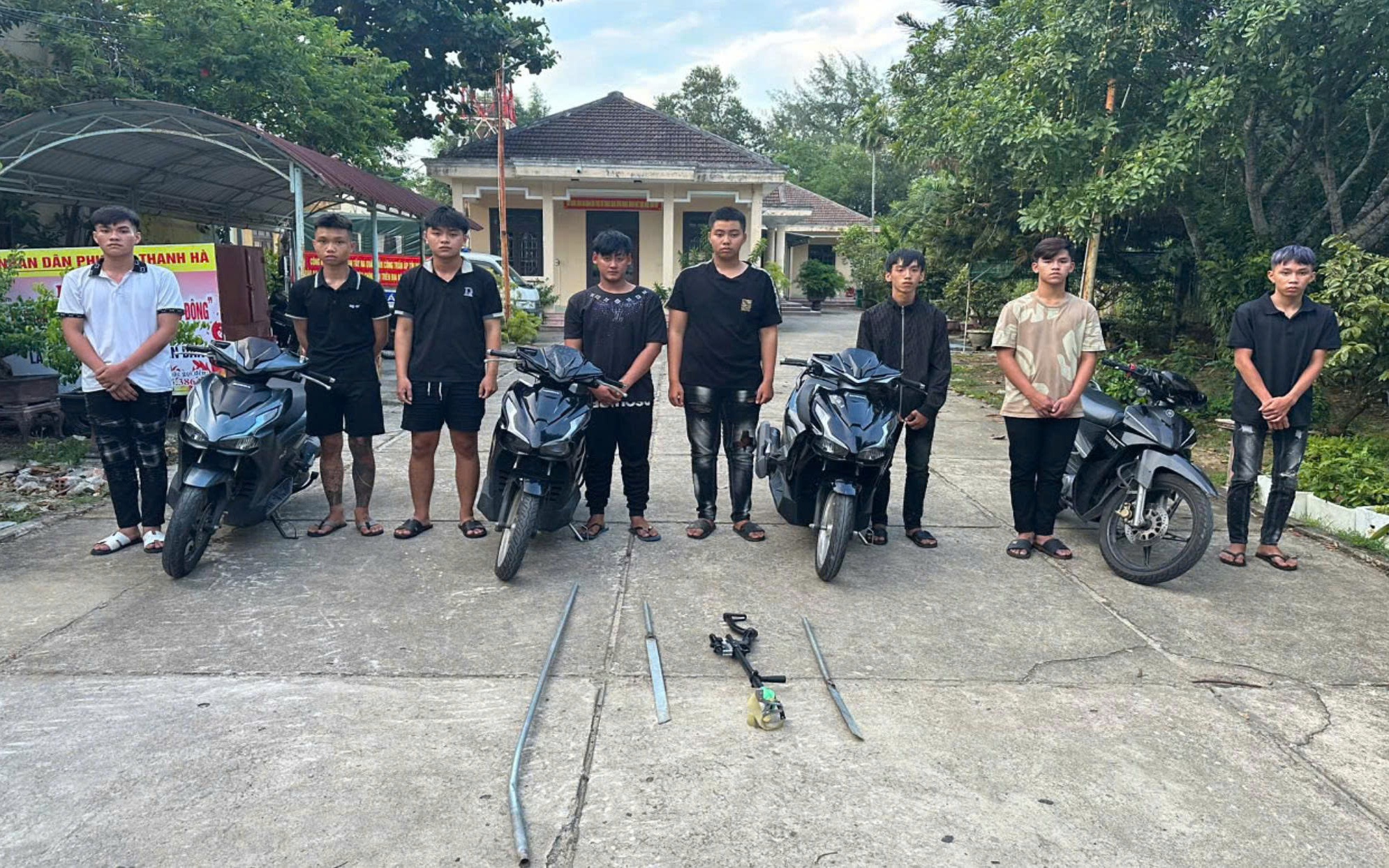 Nhóm thiếu niên ở Đà Nẵng đem “hàng nóng” tìm đối thủ, đánh “dằn mặt” người đi đường