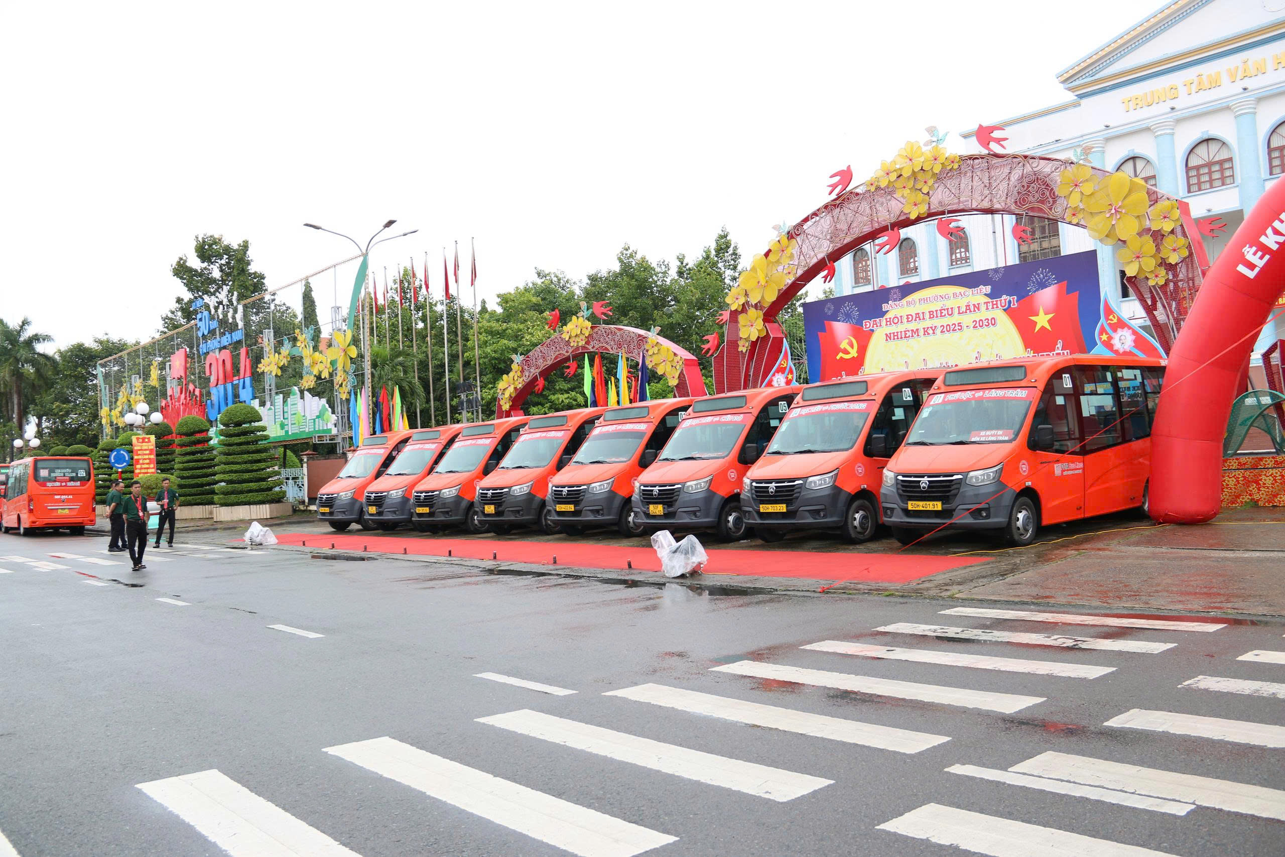 Phương Trang khai trương 4 tuyến xe buýt có máy lạnh và wifi tại Cà Mau - Ảnh 2.