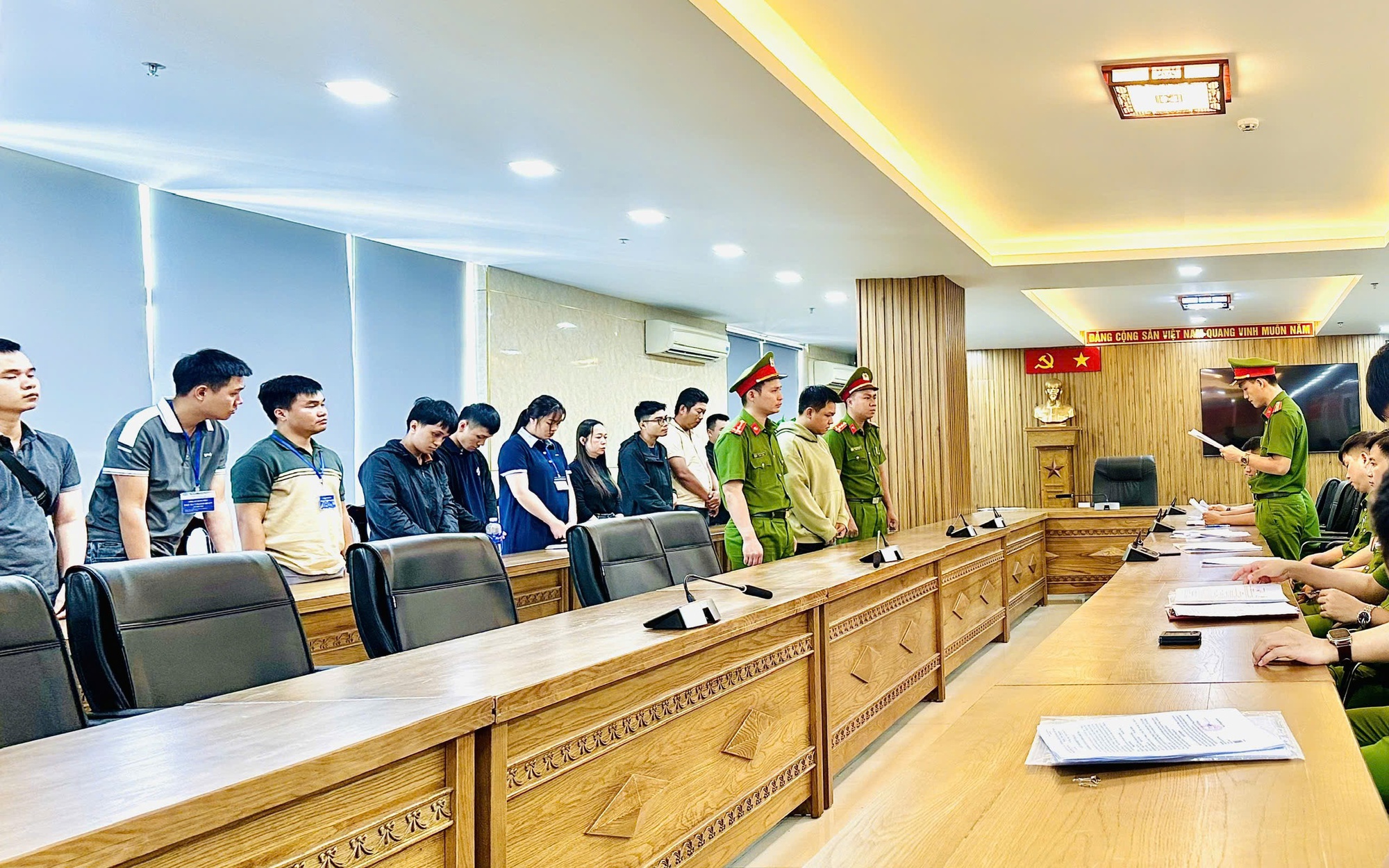 Đường dây rửa tiền 30.000 tỉ đồng: Khởi tố thêm 20 đối tượng