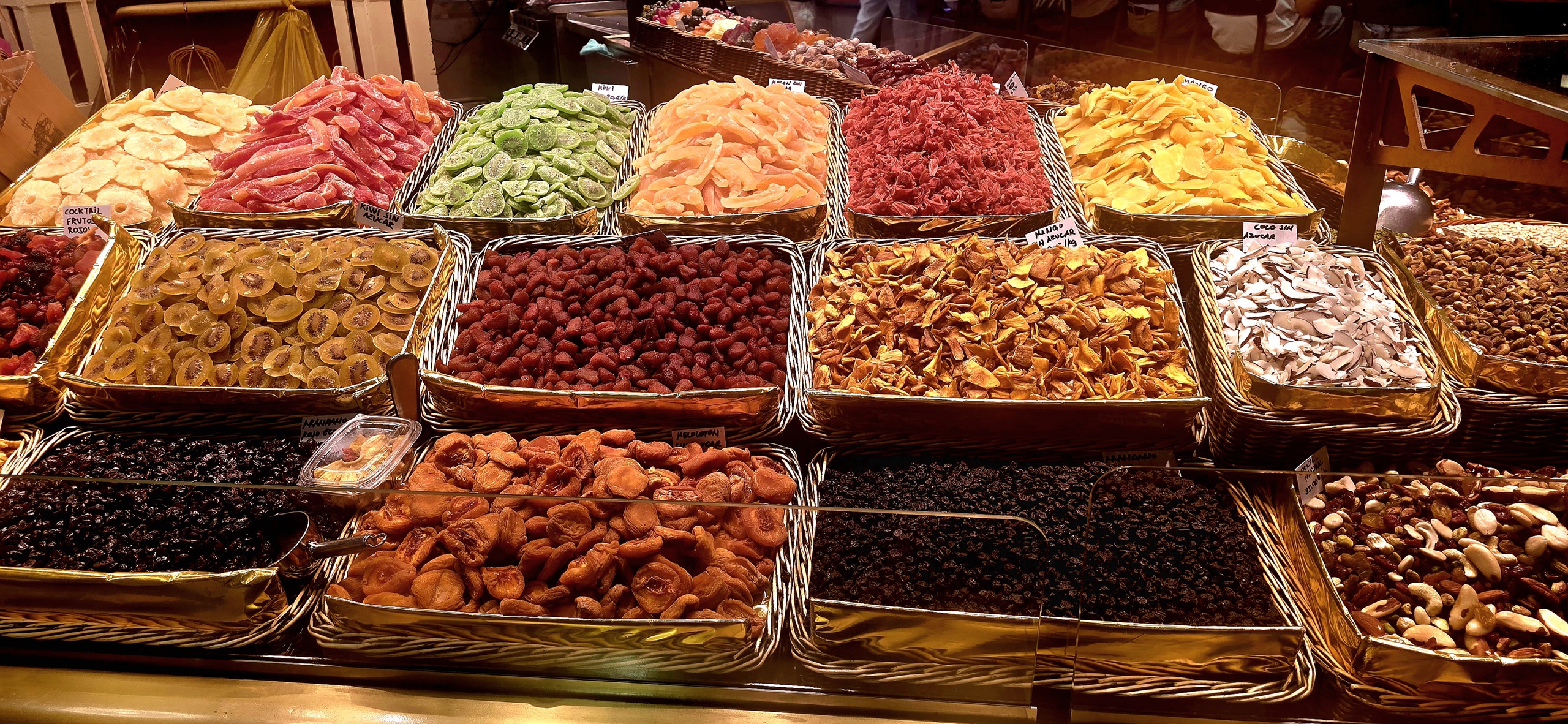 Kh&aacute;m ph&aacute; chợ ẩm thực La Boqueria giữa l&ograve;ng Barcelona - Ảnh 3.