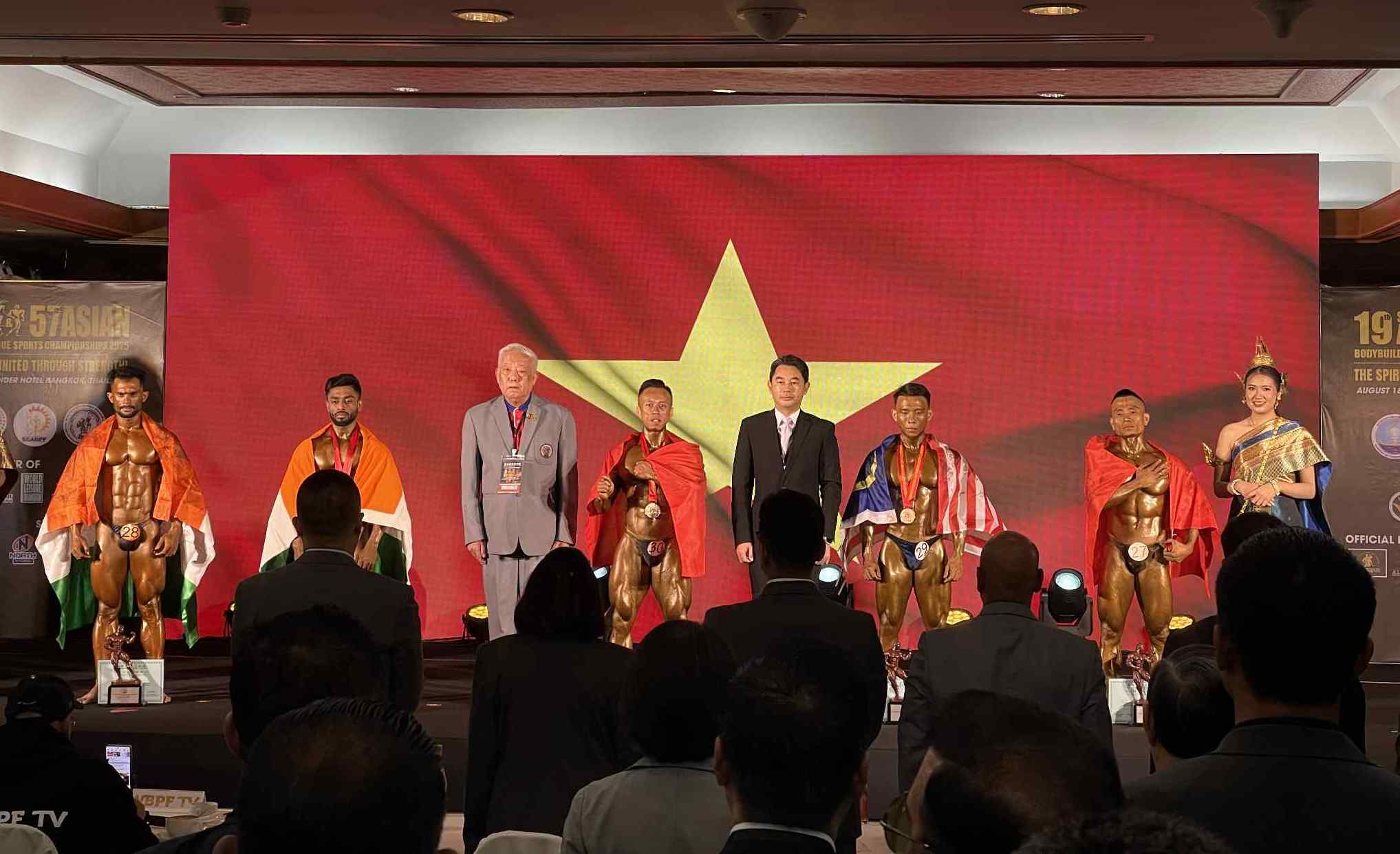 Thể hình Việt Nam giành 5 ngôi vô địch châu Á ngày đầu tiên - Ảnh 1.
