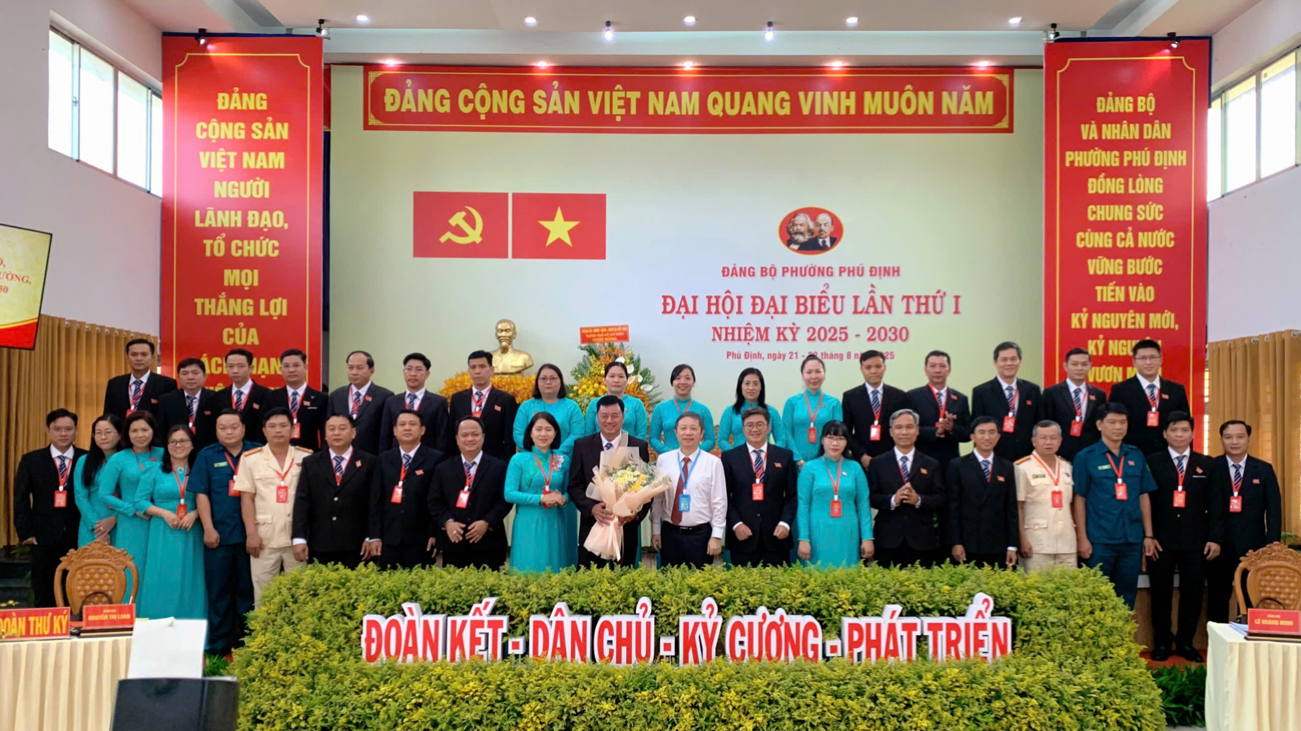 Phường Ph&uacute; Định, TP HCM đặt mục ti&ecirc;u &ldquo;n&oacute;i kh&ocirc;ng&rdquo; với ma t&uacute;y v&agrave; tệ nạn x&atilde; hội - Ảnh 7.