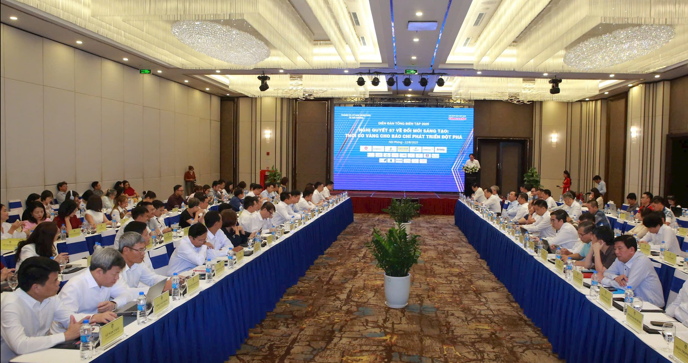 "Nếu không kịp chuyển đổi số, chắc chắn sẽ bị bỏ lại phía sau"- Ảnh 2.