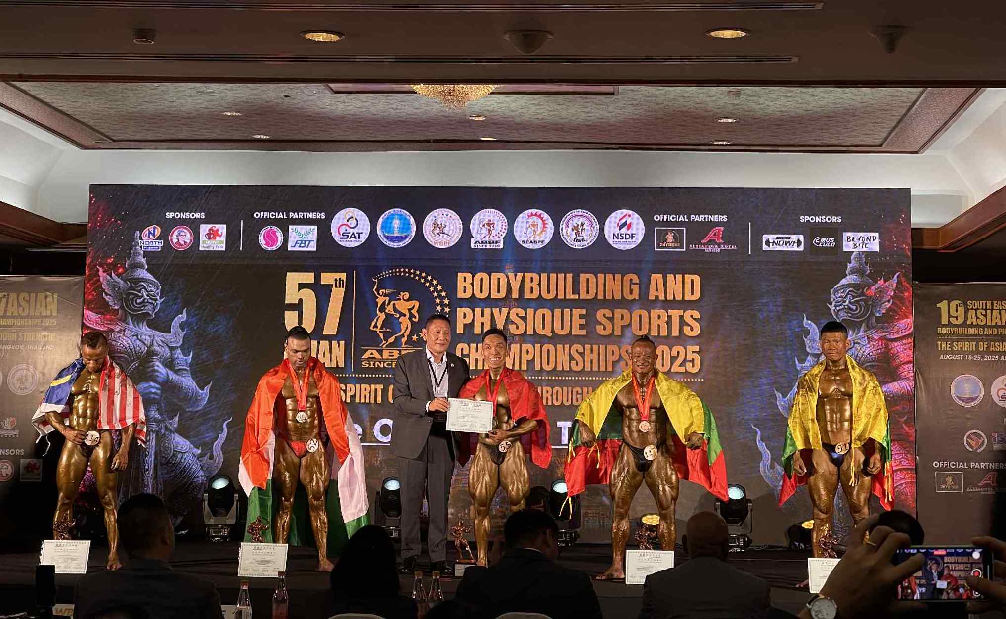 Thể hình Việt Nam giành 5 ngôi vô địch châu Á ngày đầu tiên - Ảnh 2.