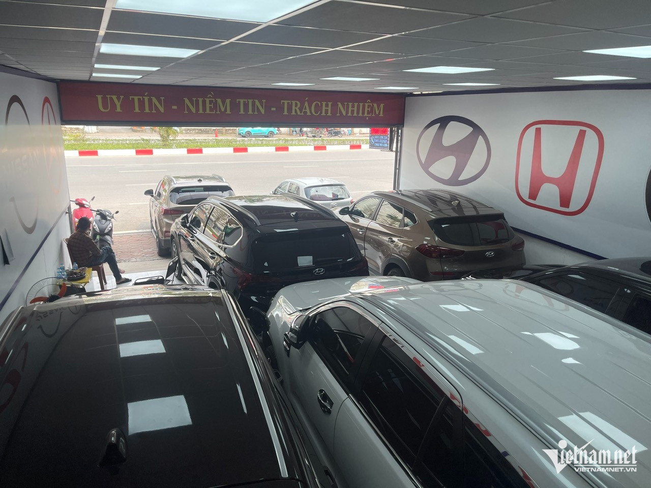 Thị trường &ocirc; t&ocirc; cũ 2025: Gi&aacute; rớt nhưng vẫn ế ẩm trong th&aacute;ng Ng&acirc;u - Ảnh 2.