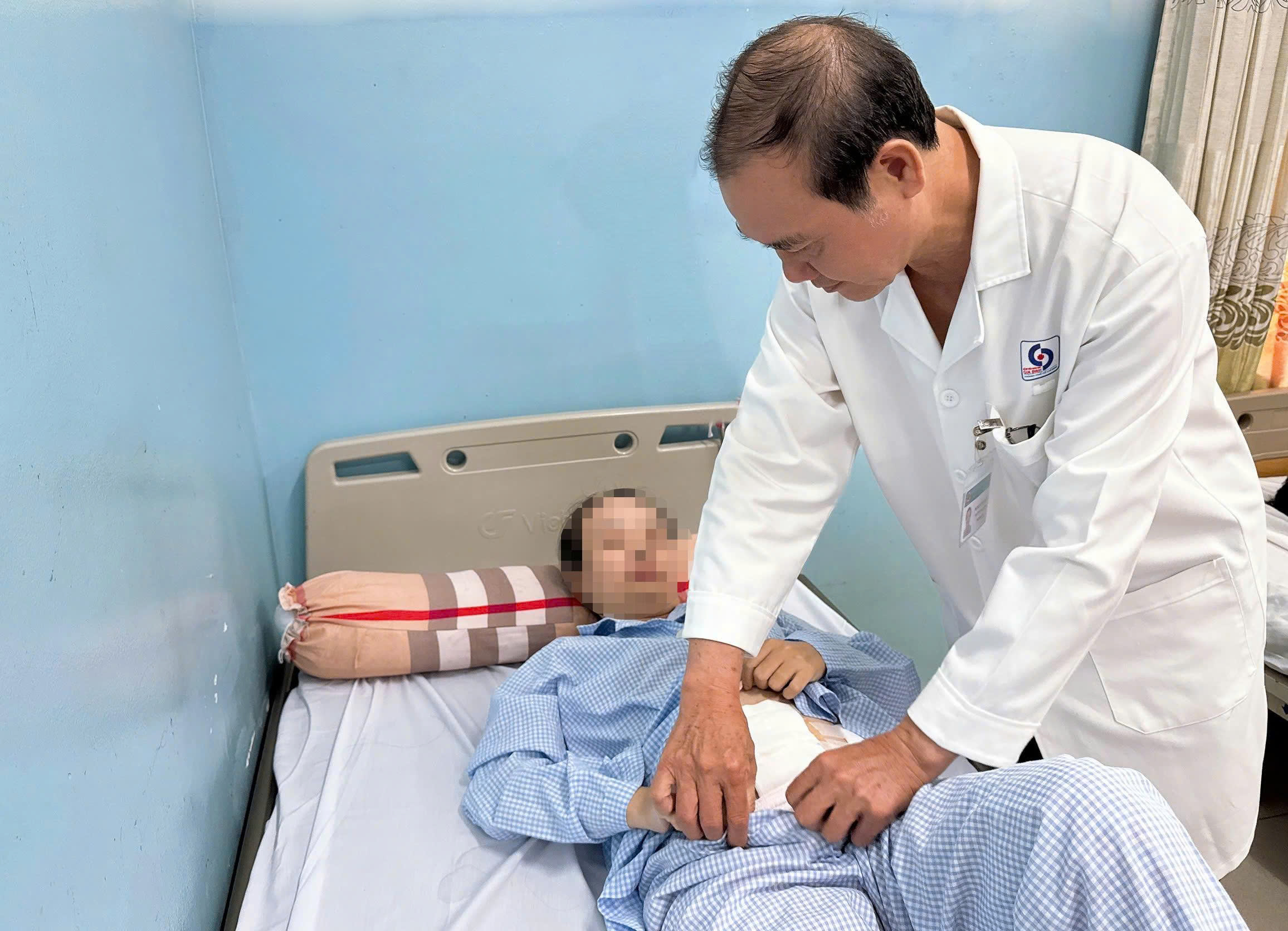 Em bé chào đời khoẻ mạnh khi mẹ mắc ung thư đại tràng - Ảnh 1.
