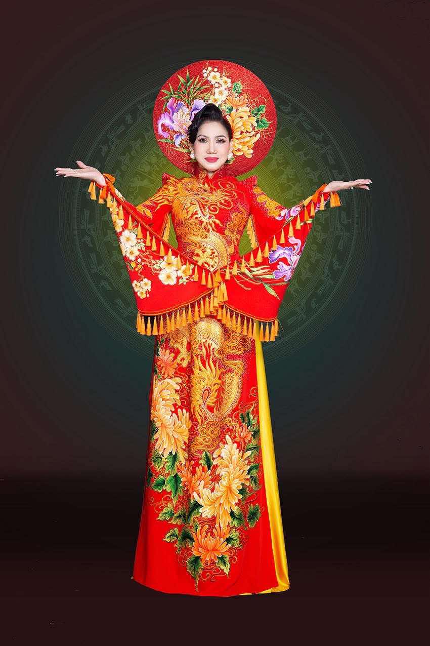 NSND Phượng Loan rực rỡ trong bộ sưu tập áo dài "Gấm hoa khoe sắc"- Ảnh 1.