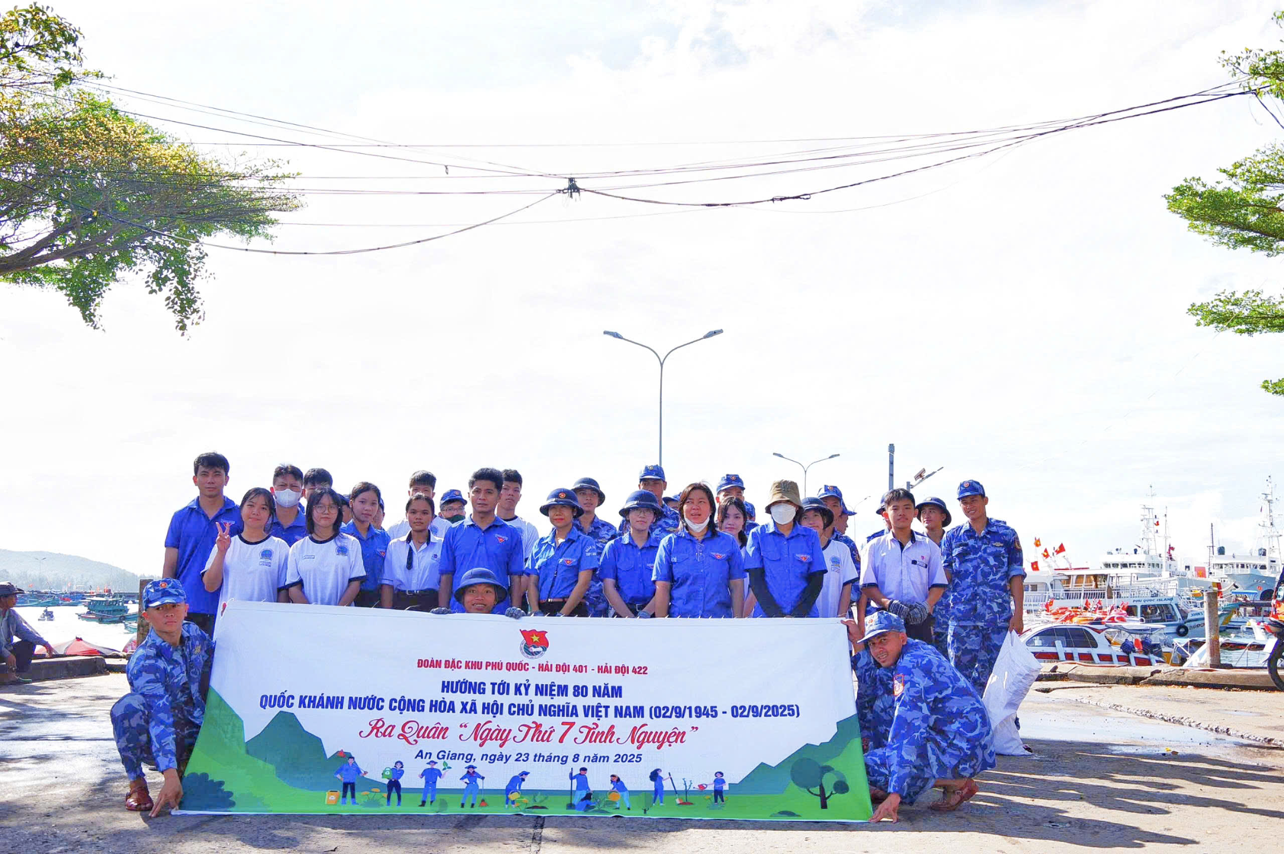 “Ngày thứ Bảy tình nguyện” đã thu gom hơn 1 tấn rác thải ở Phú Quốc - Ảnh 3.