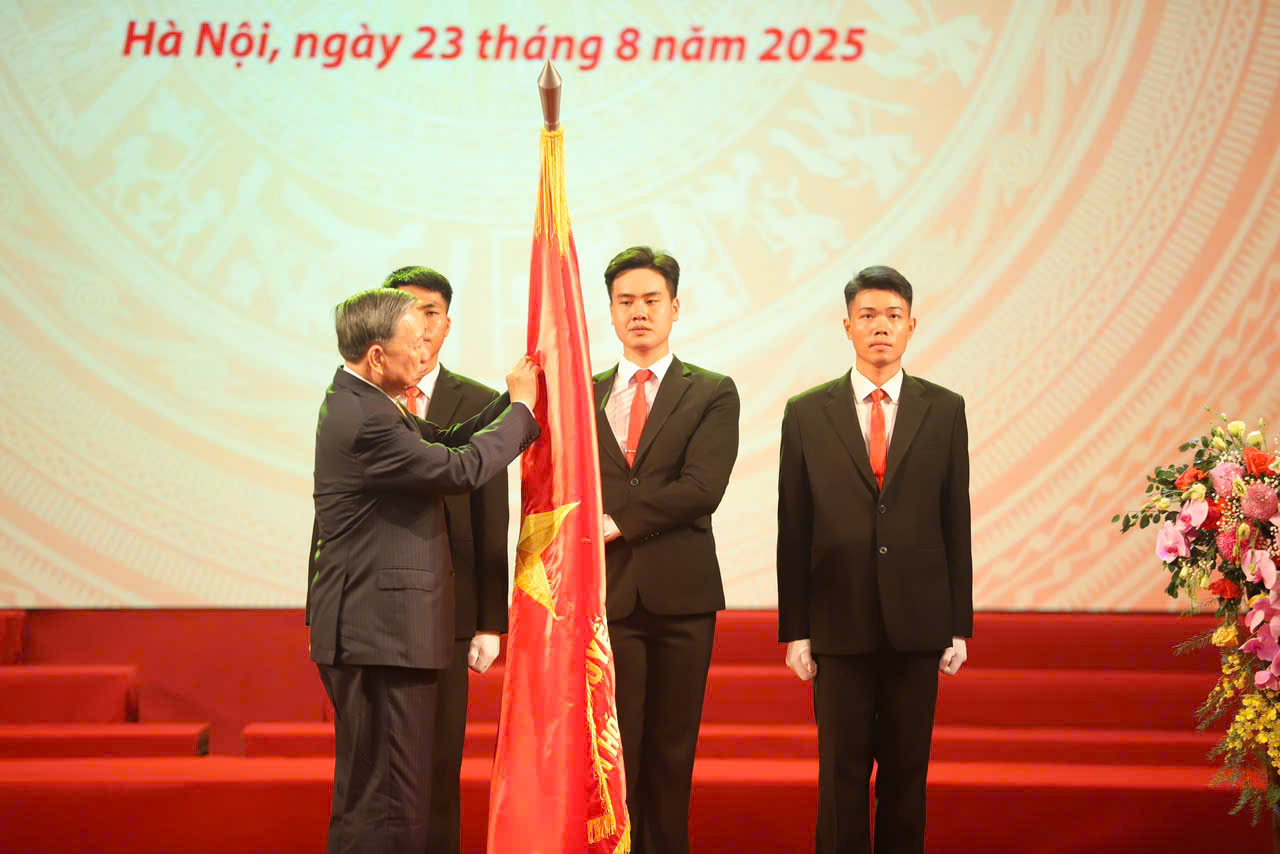 Tổng B&iacute; thư T&ocirc; L&acirc;m: Mỗi người l&agrave;m văn h&oacute;a h&atilde;y mang trong tim ngọn lửa y&ecirc;u nước - Ảnh 3.