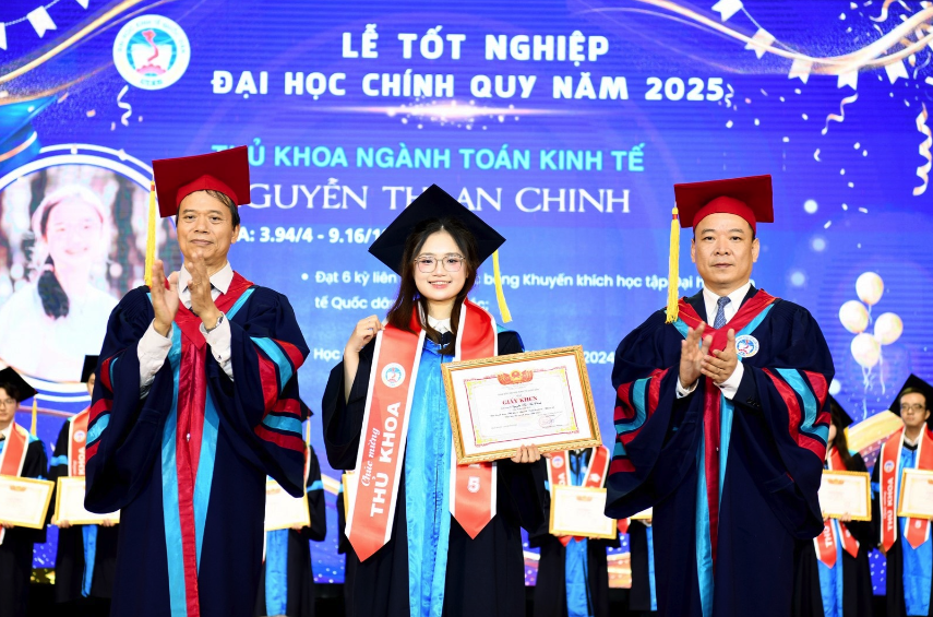 Hơn 50% sinh vi&ecirc;n ĐH Kinh tế Quốc d&acirc;n tốt nghiệp loại xuất sắc- Ảnh 3.