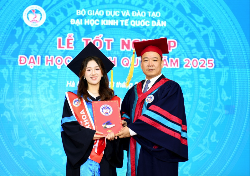 Hơn 50% sinh vi&ecirc;n ĐH Kinh tế Quốc d&acirc;n tốt nghiệp loại xuất sắc- Ảnh 4.