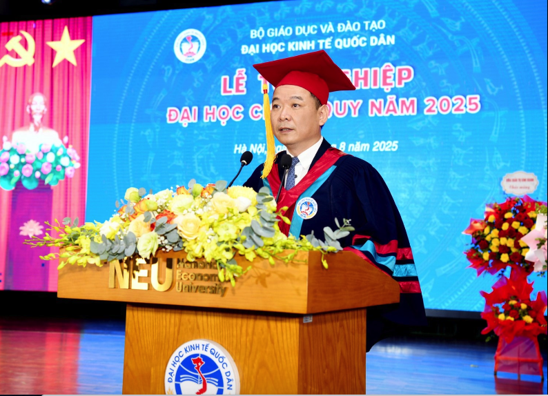 Hơn 50% sinh vi&ecirc;n ĐH Kinh tế Quốc d&acirc;n tốt nghiệp loại xuất sắc- Ảnh 1.