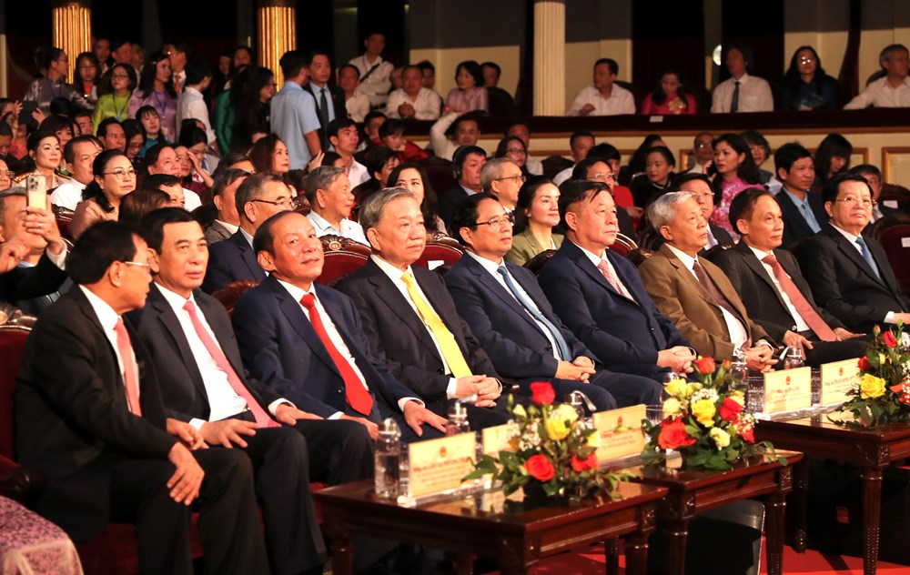 Tổng Bí thư Tô Lâm trao tặng Huân chương Lao động hạng Nhất cho Bộ VH-TT-DL- Ảnh 6.