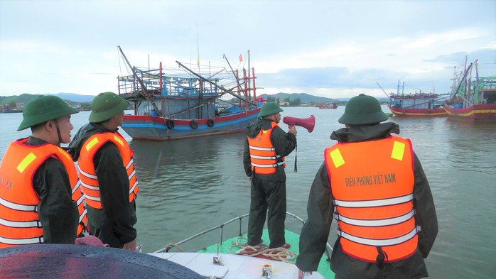 Thủ tướng y&ecirc;u cầu khẩn cấp ứng ph&oacute; với cơn b&atilde;o số 5 đặc biệt nguy hiểm- Ảnh 1.