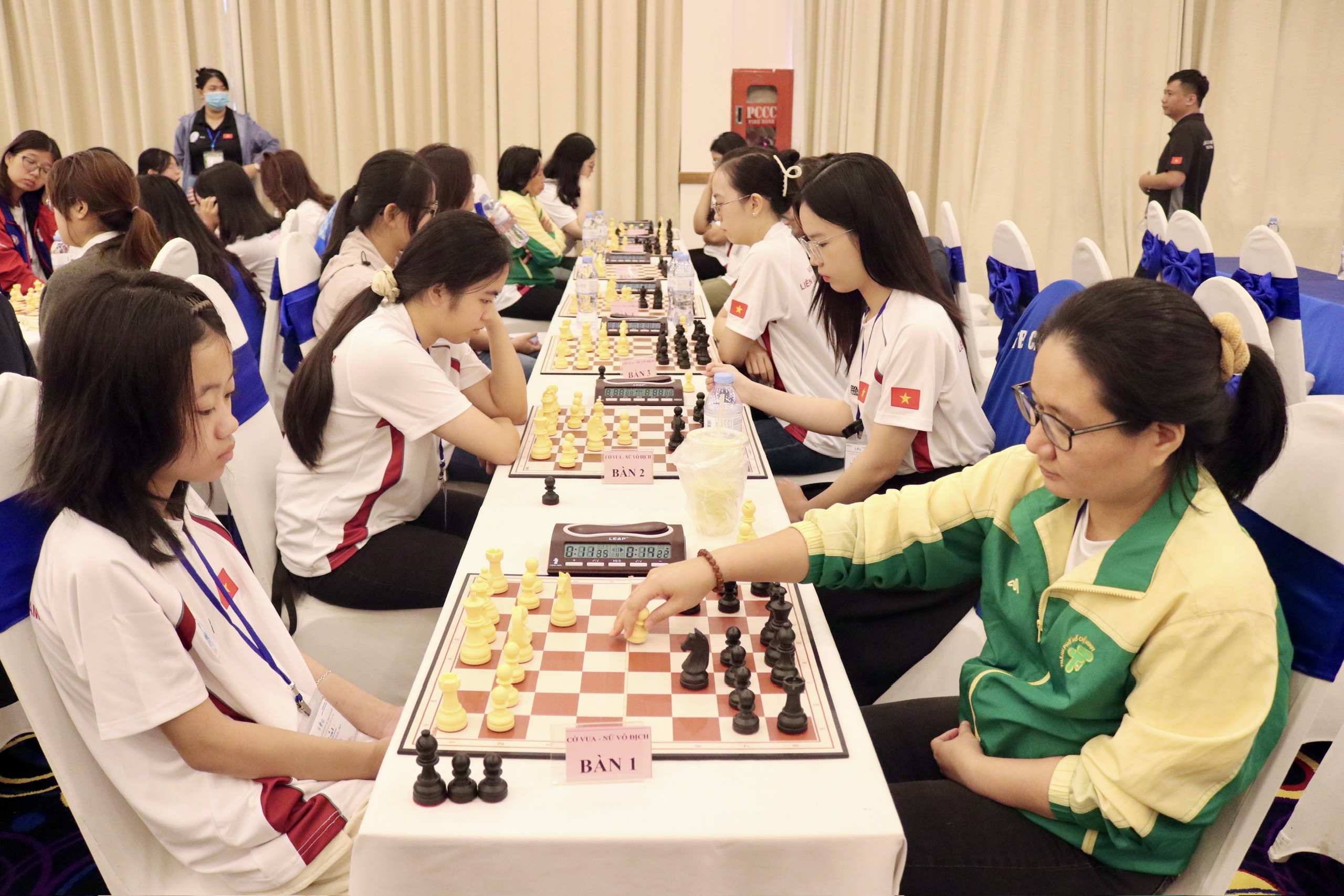 N&oacute;ng bỏng c&aacute;c cuộc tranh t&agrave;i Giải V&ocirc; địch cờ vua xuất sắc quốc gia 2025 - Ảnh 2.