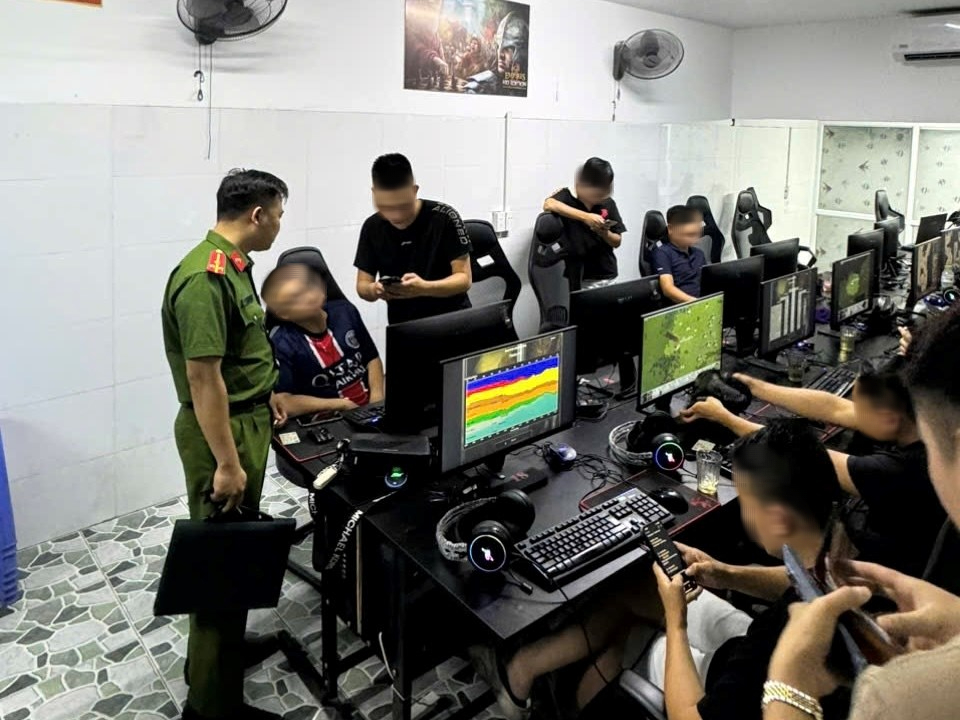 Hải Ph&ograve;ng tăng cường kiểm tra dịch vụ nhạy cảm để ngăn chặn tội phạm - Ảnh 1.