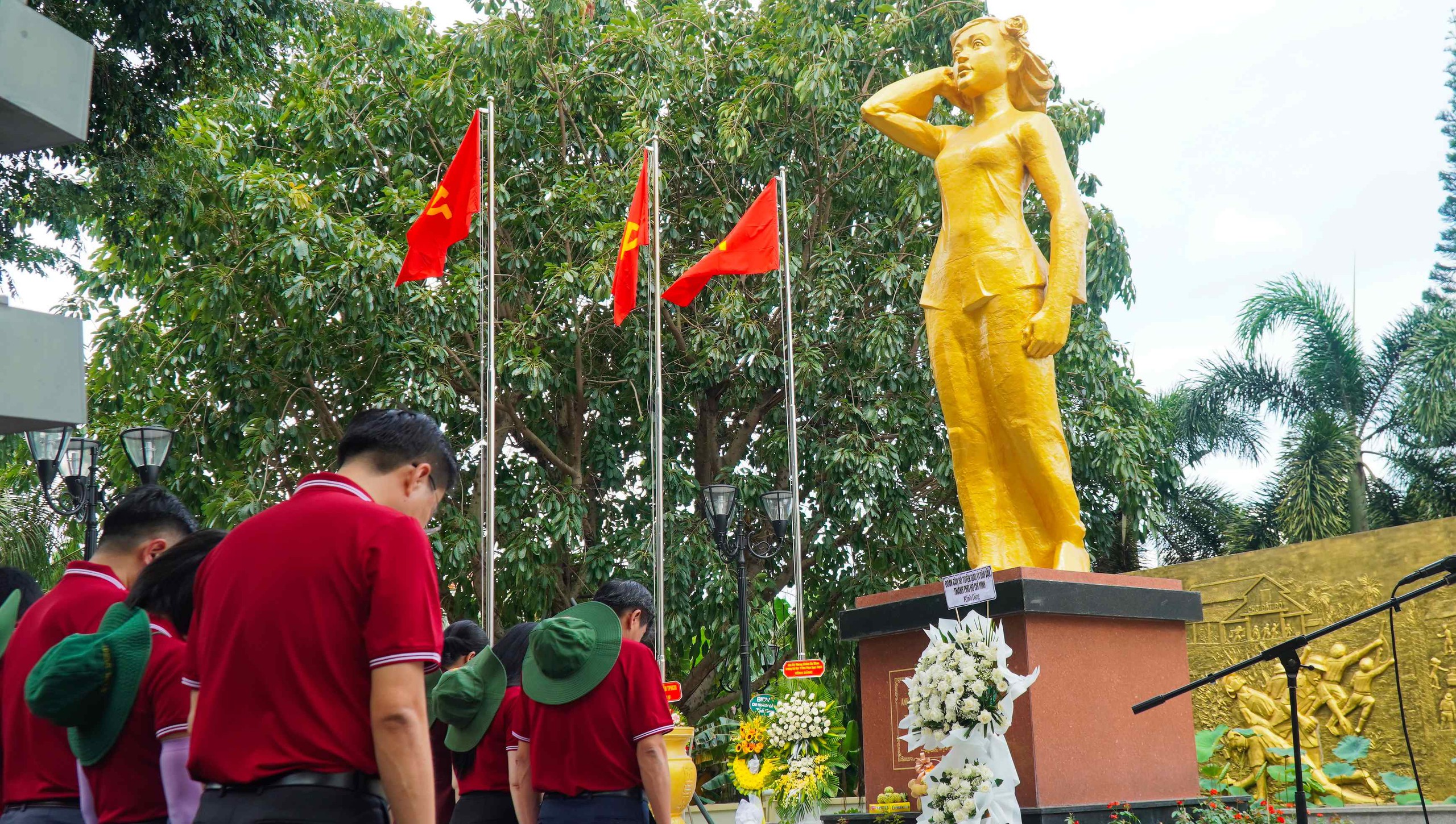 D&acirc;ng hương tưởng niệm Anh h&ugrave;ng liệt sĩ V&otilde; Thị S&aacute;u v&agrave; Khu di t&iacute;ch lịch sử Minh Đạm- Ảnh 3.