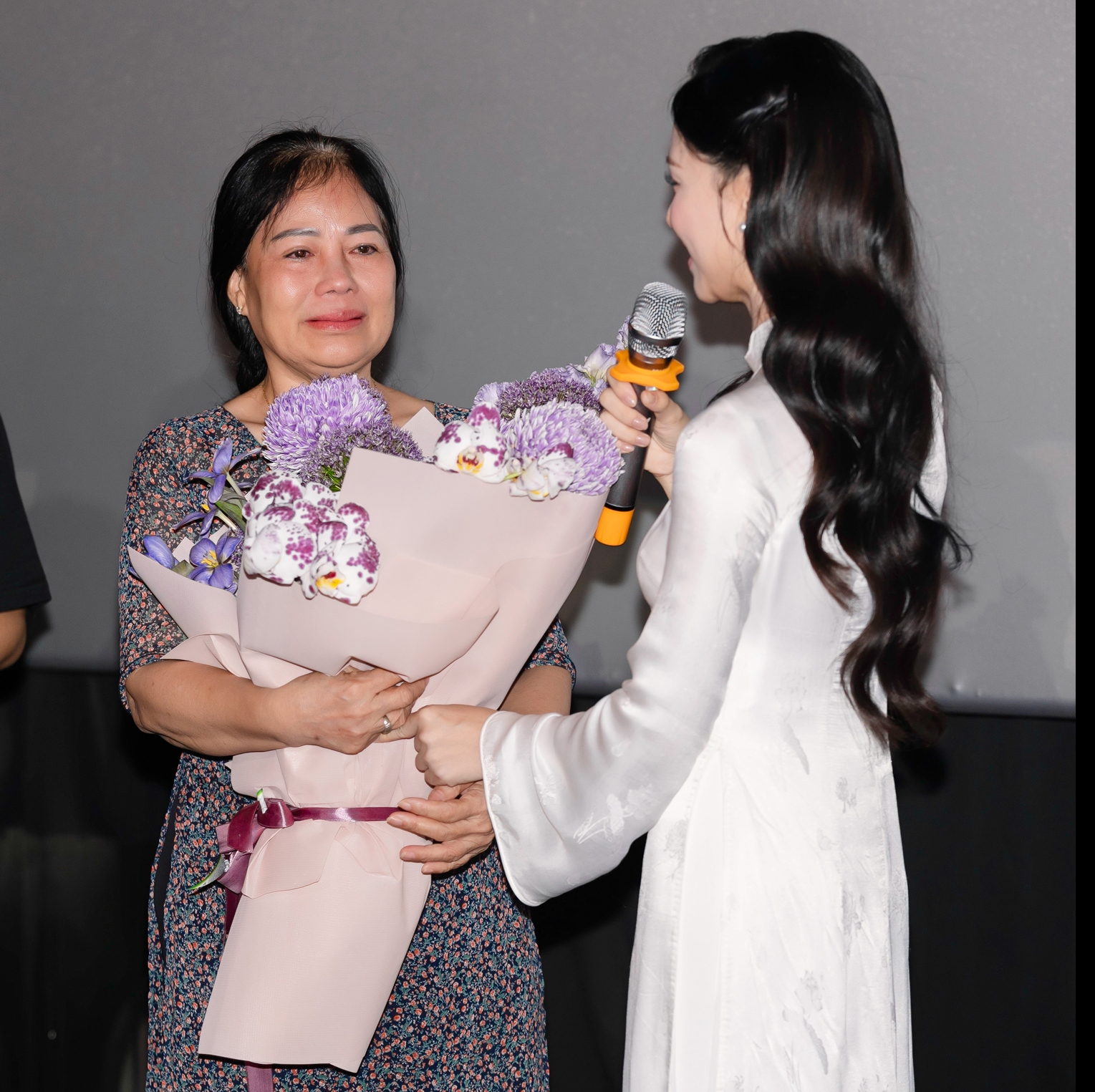 H&ograve;a Minzy khẳng định "vị thế khủng long"- Ảnh 2.