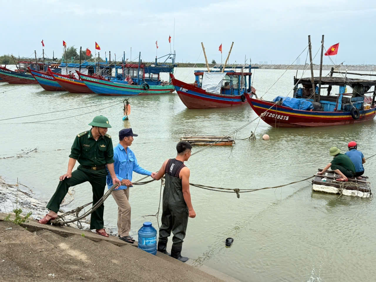Ứng phó với bão số 5: Hà Tĩnh ban hành lệnh cấm biển- Ảnh 1.