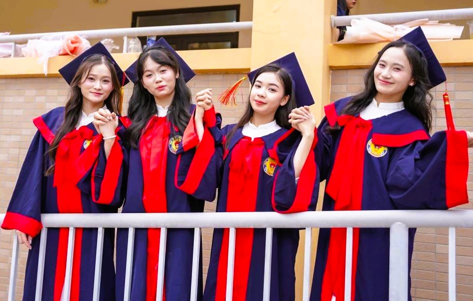 Cho&aacute;ng với điểm chuẩn v&agrave;o ng&agrave;nh Sư phạm trường Đại học Hồng Đức- Ảnh 2.