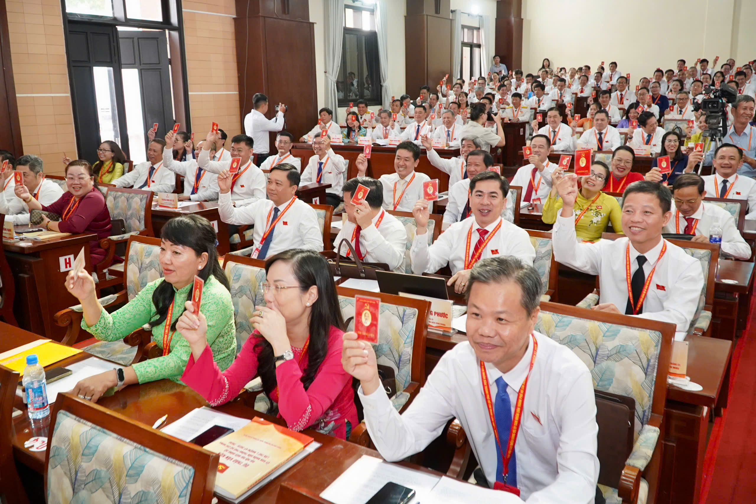 Bí thư Nguyễn Văn Nên dự, chỉ đạo Đại hội đại biểu Đảng bộ UBND TP HCM lần thứ I - Ảnh 11.