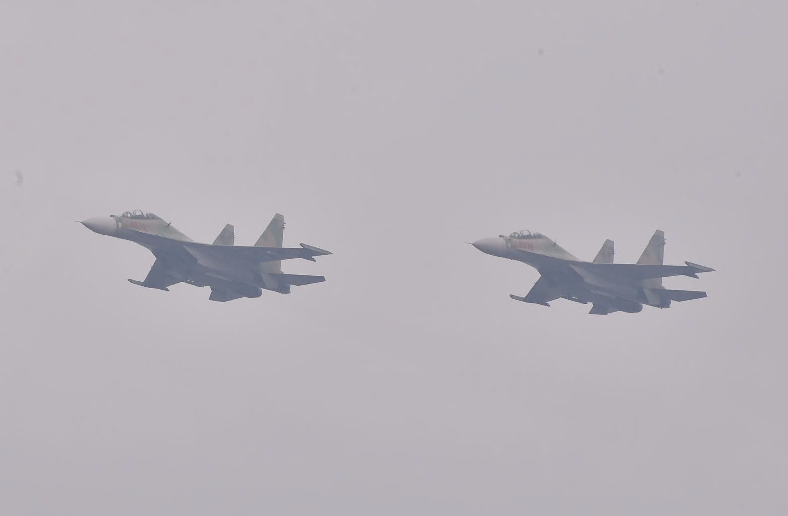 Biên đội máy bay su - 30 MK2 bay qua Quảng trường Ba Đình trong Lễ kỷ niệm lớn - Ảnh 22.
