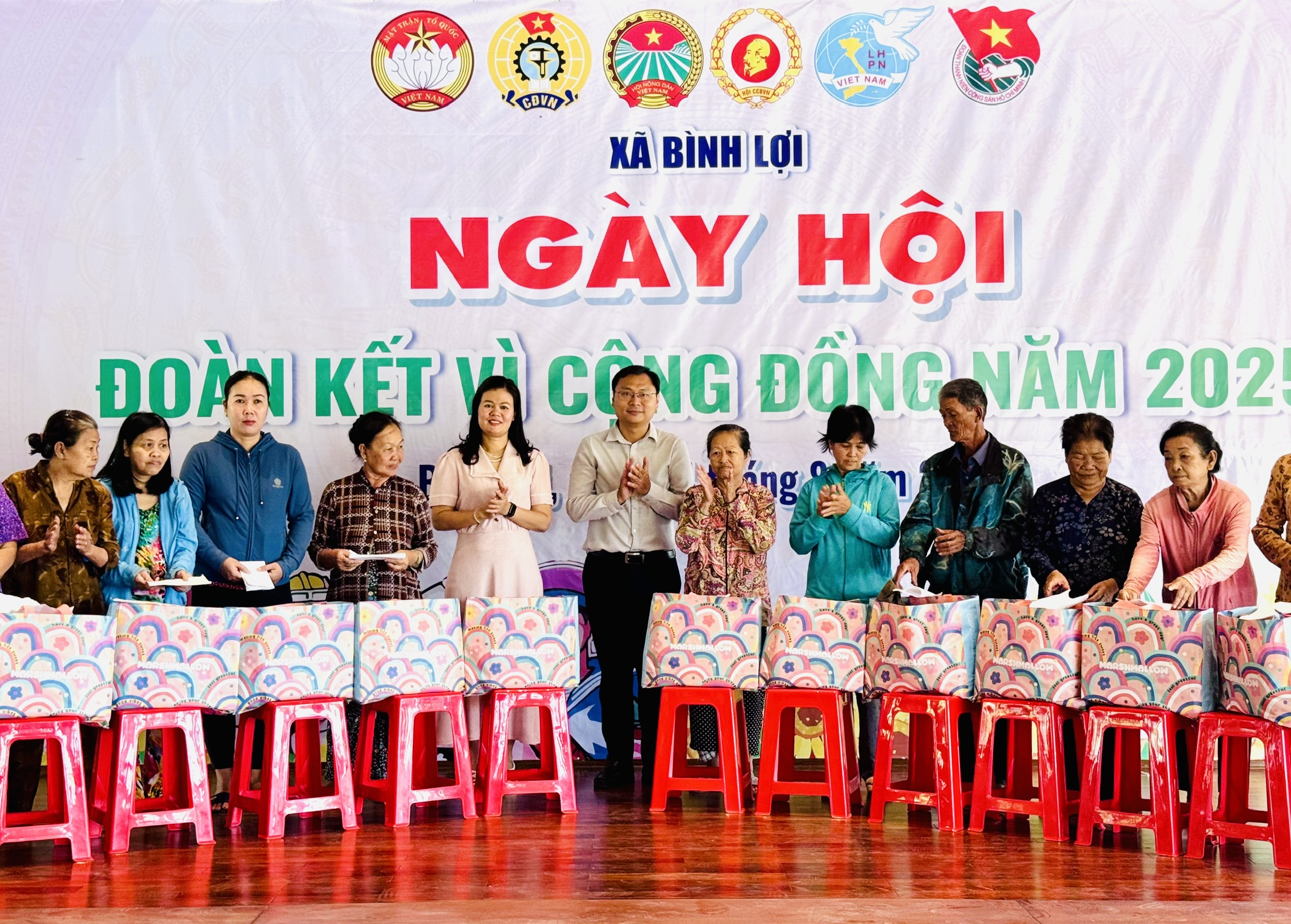 TP HCM: Nhiều hoạt động ý nghĩa chăm lo an sinh, tiếp sức học sinh nghèo- Ảnh 1.