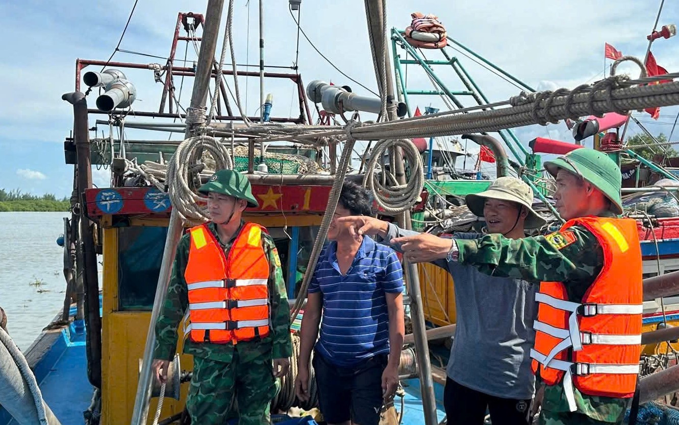 "Đ&oacute;ng cửa" tạm thời s&acirc;n bay Thọ Xu&acirc;n v&agrave; Đồng Hới ứng ph&oacute; b&atilde;o số 5 Kajiki- Ảnh 2.