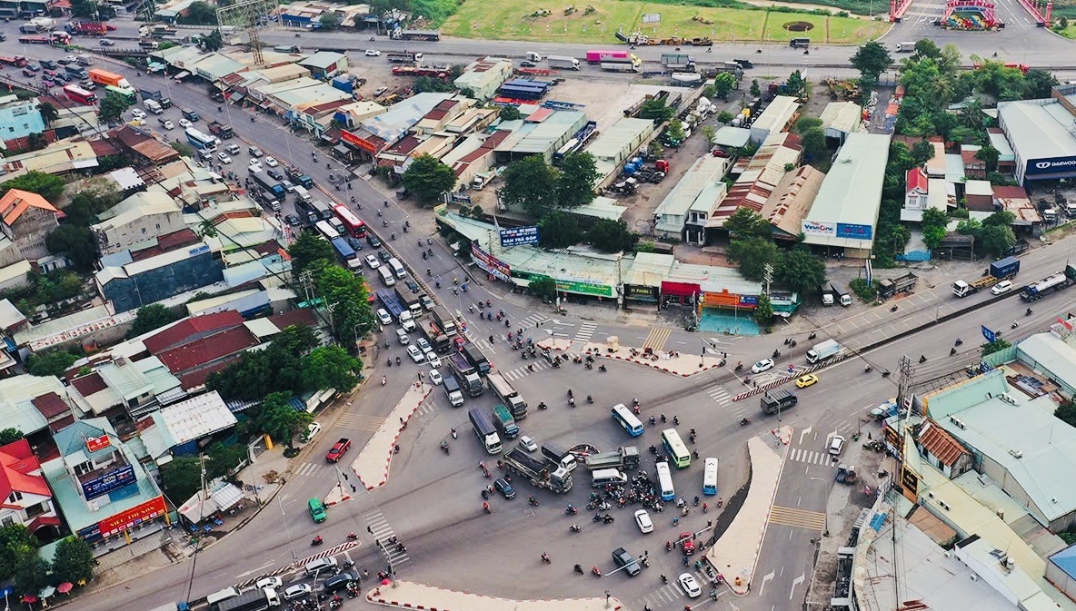 Ph&aacute;t triển đồng bộ hạ tầng giao th&ocirc;ng - Ảnh 1.