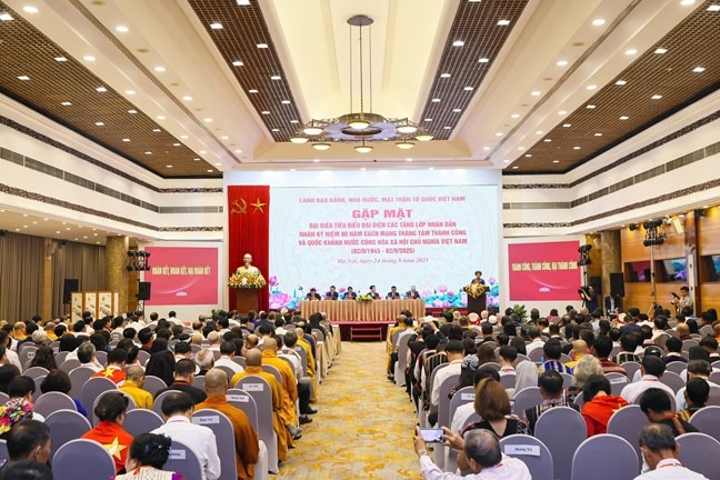 T&aacute;c giả "Viết tiếp c&acirc;u chuyện h&ograve;a b&igrave;nh" l&agrave; đại biểu ti&ecirc;u biểu được gặp mặt l&atilde;nh đạo Đảng, Nh&agrave; nước- Ảnh 3.