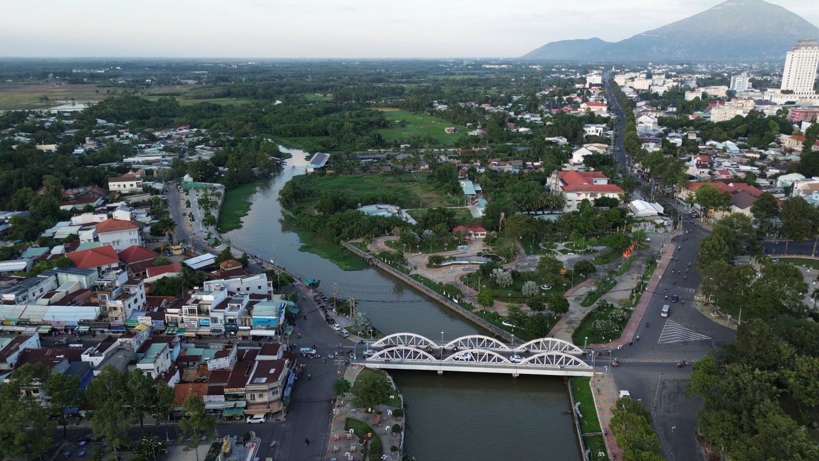 Thời gian v&agrave; địa điểm bắn ph&aacute;o hoa ở miền T&acirc;y dịp 2-9 - Ảnh 4.