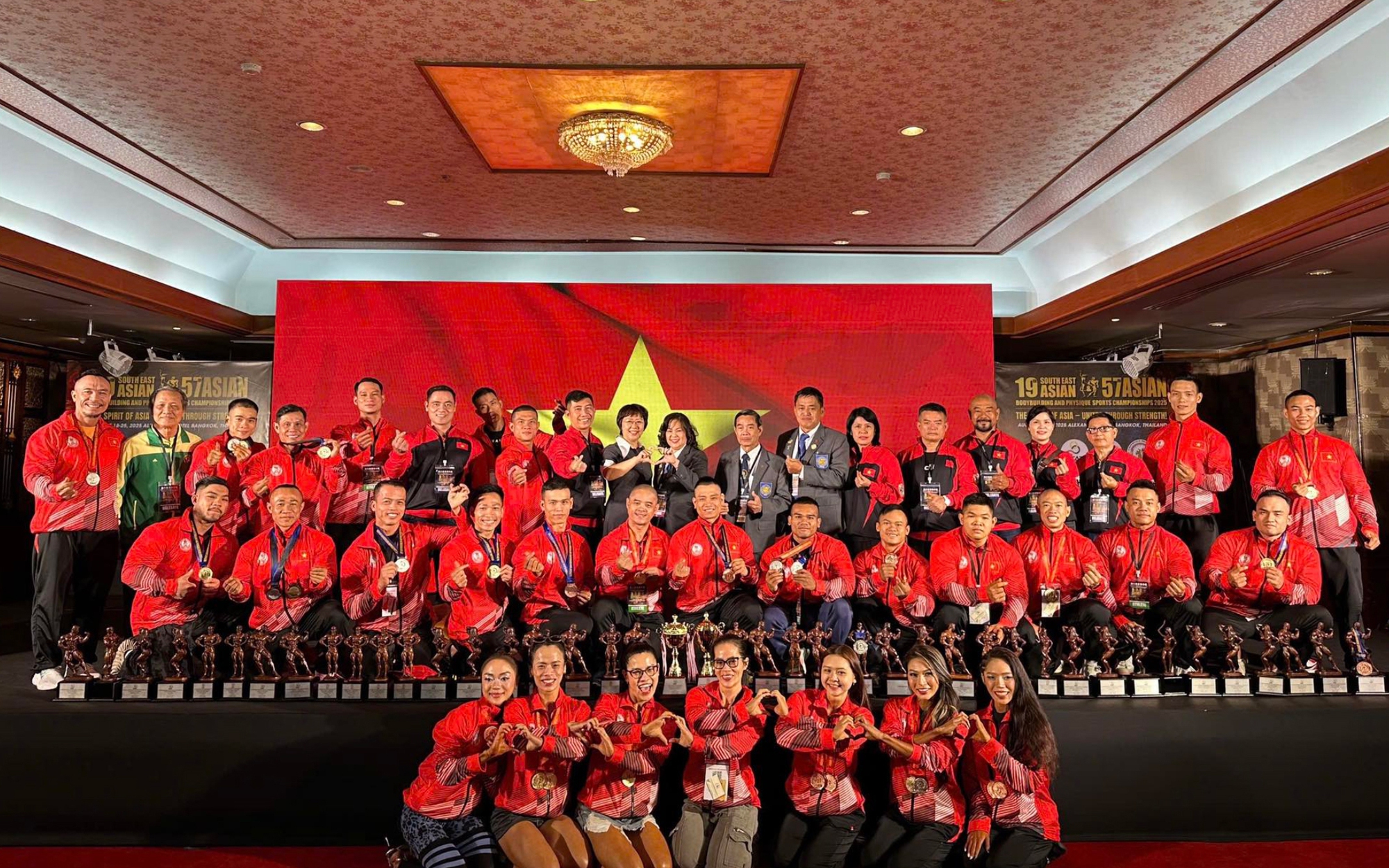 Lực sĩ Phạm Văn M&aacute;ch t&aacute;i xuất ở giải thể h&igrave;nh thế giới - Ảnh 2.