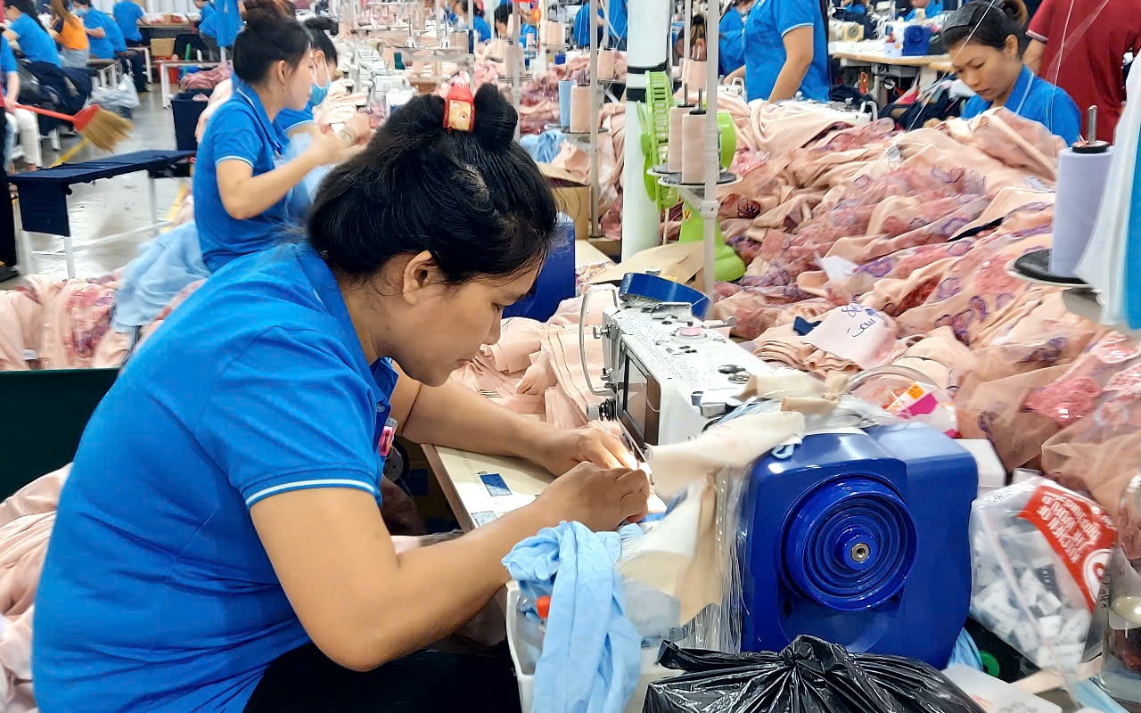 Hướng dẫn mới nhất đối với doanh nghiệp tổ chức làm thêm giờ vượt mốc 200 giờ/năm