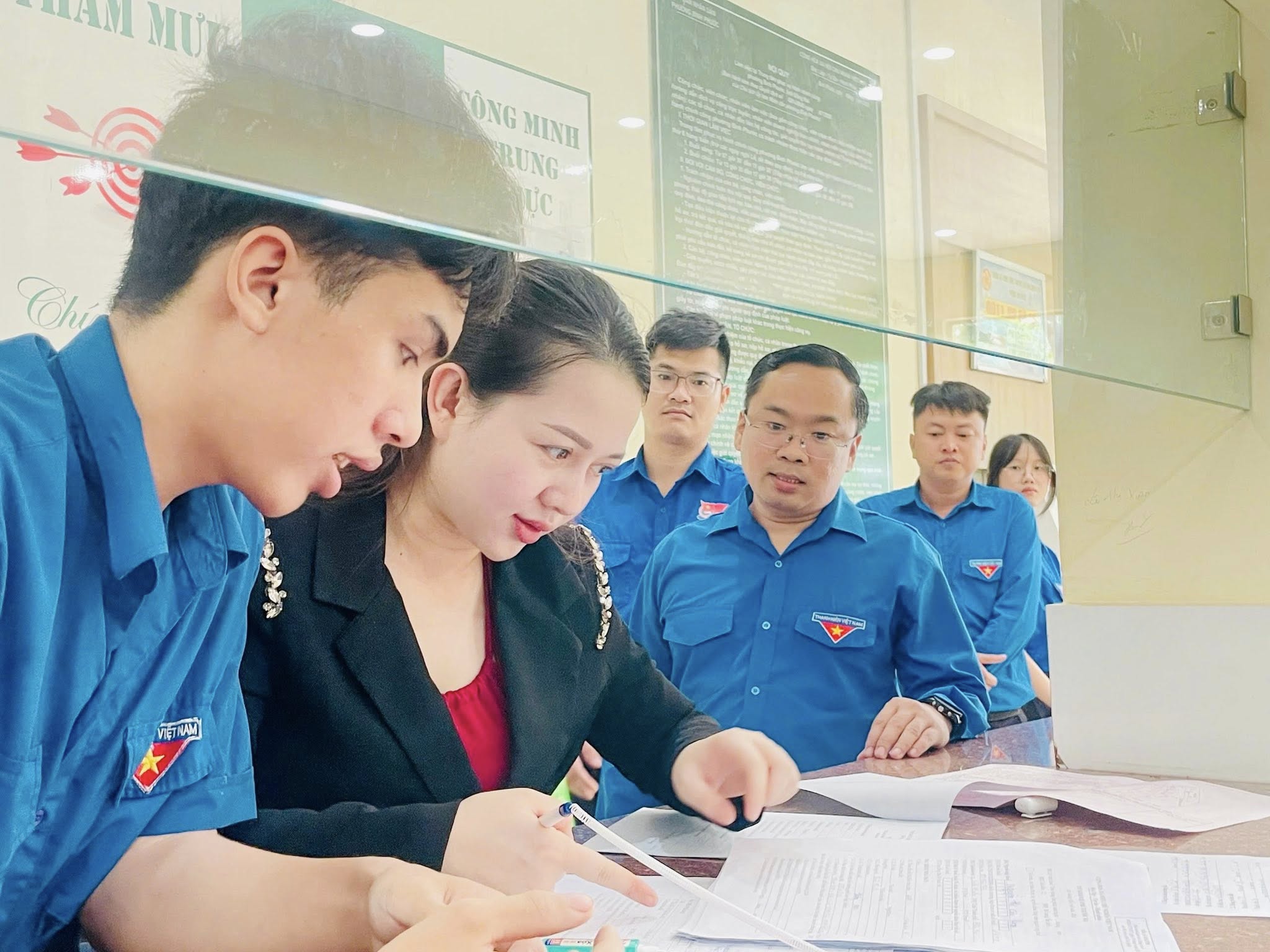 Đồng Nai x&acirc;y dựng m&ocirc; h&igrave;nh &ldquo;Ch&iacute;nh quyền th&acirc;n thiện&rdquo; với &ldquo;4 xin, 4 lu&ocirc;n v&agrave; 5 kh&ocirc;ng&rdquo;- Ảnh 1.