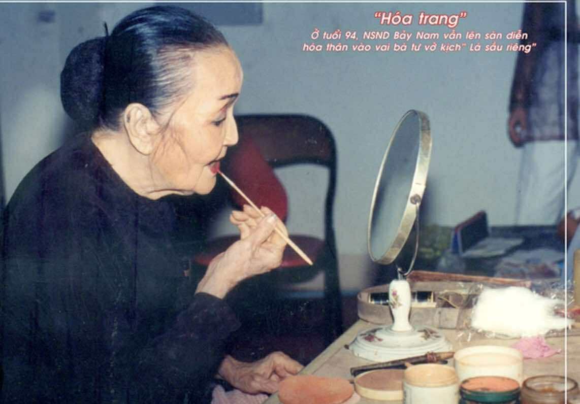 Nghệ sĩ Đo&agrave;n kịch Kim Cương tề tựu trong ng&agrave;y giỗ NSND Bảy Nam - Ảnh 4.