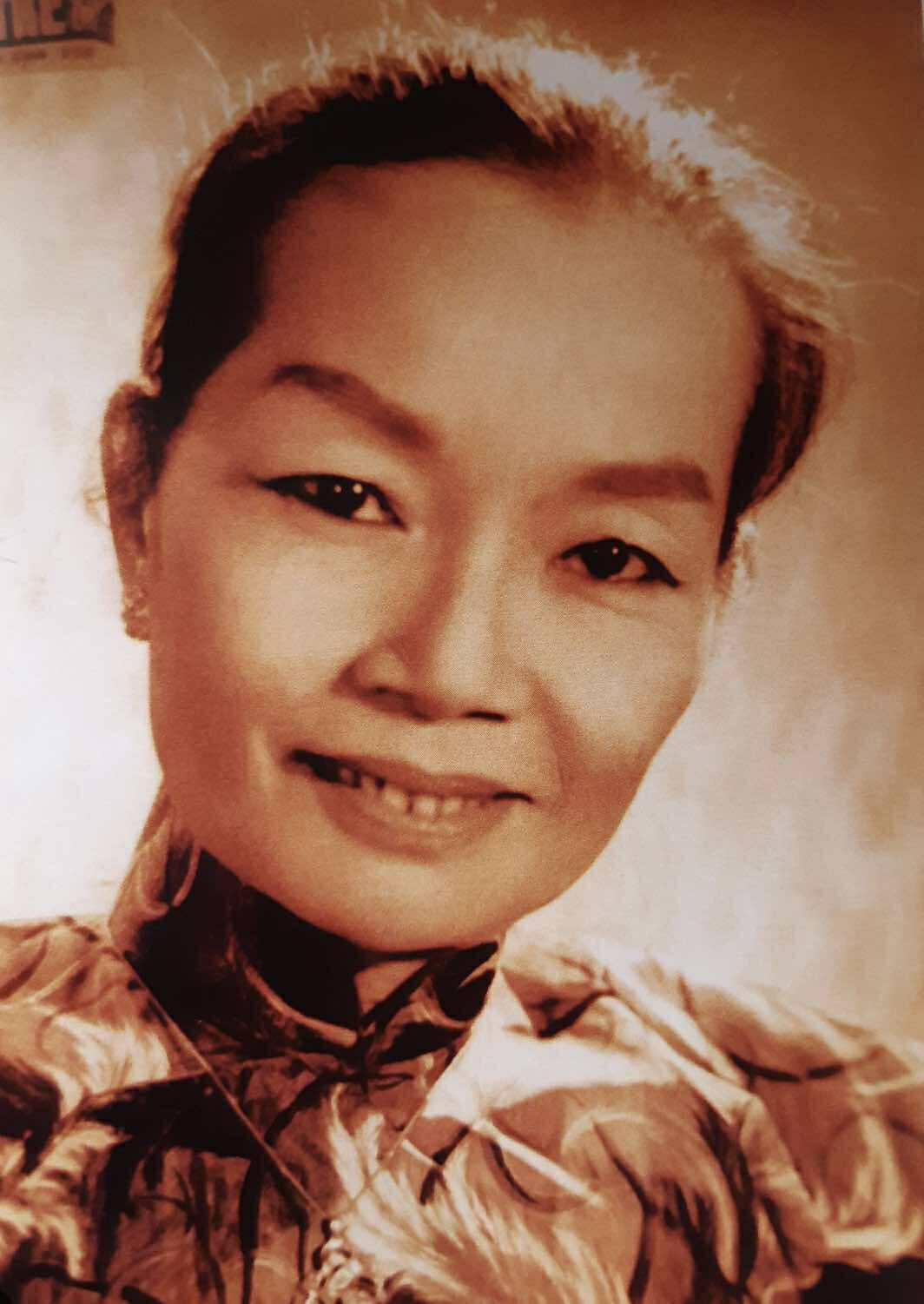 Nghệ sĩ Đo&agrave;n kịch Kim Cương tề tựu trong ng&agrave;y giỗ NSND Bảy Nam - Ảnh 7.