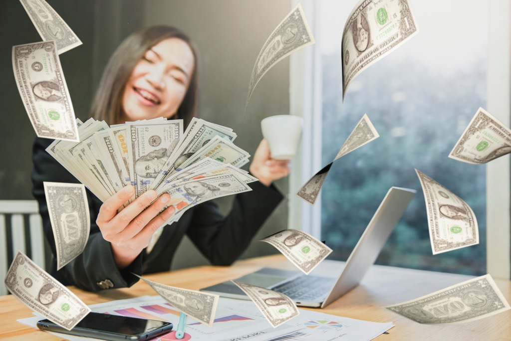 Tử vi th&aacute;ng 7 &acirc;m lịch: Con gi&aacute;p n&agrave;o đổi vận, t&agrave;i lộc &ugrave;a về? - Ảnh 1.