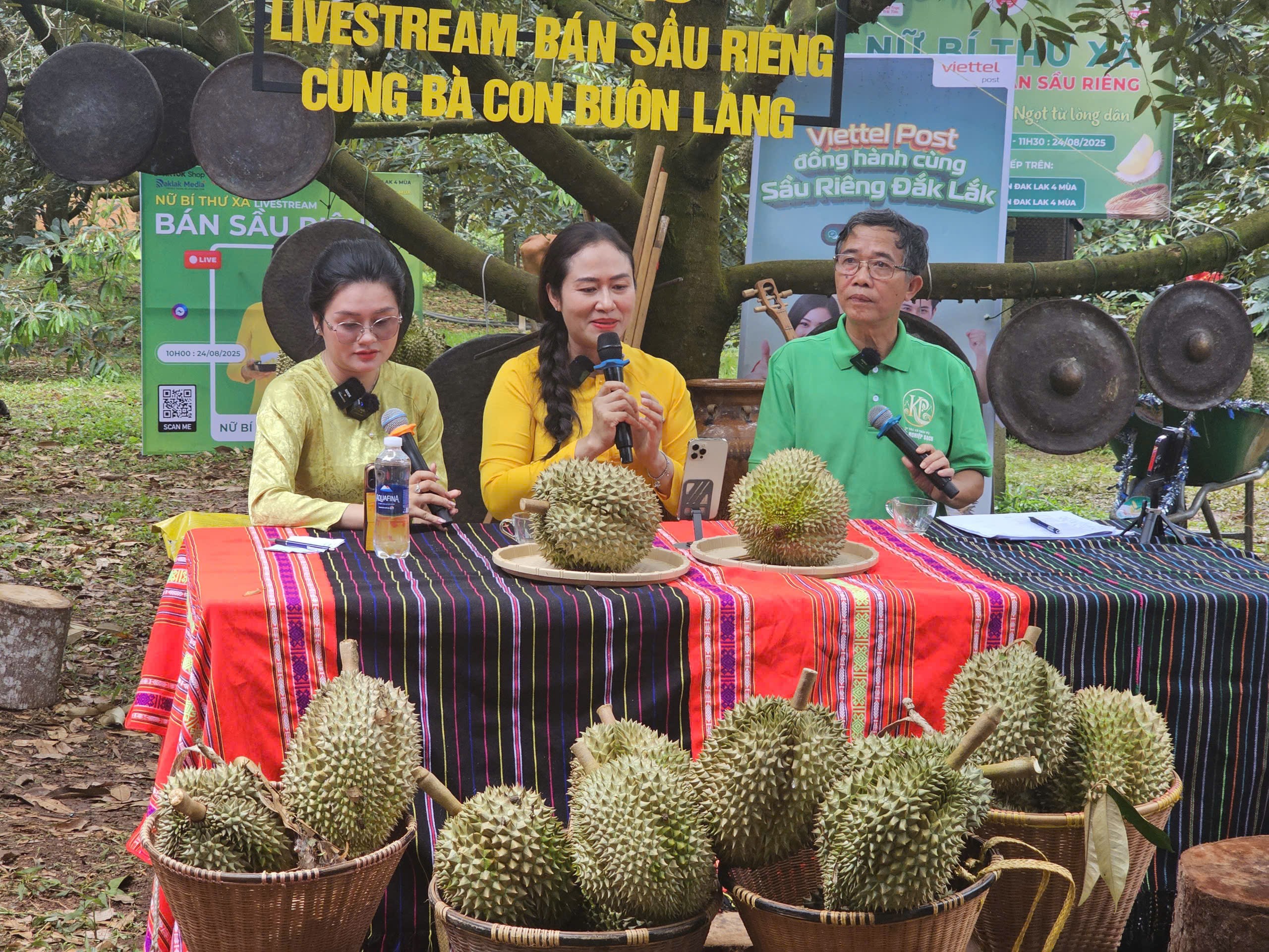 CLIP: Nữ Bí thư xã chia sẻ về việc livestream bán sầu riêng- Ảnh 2.